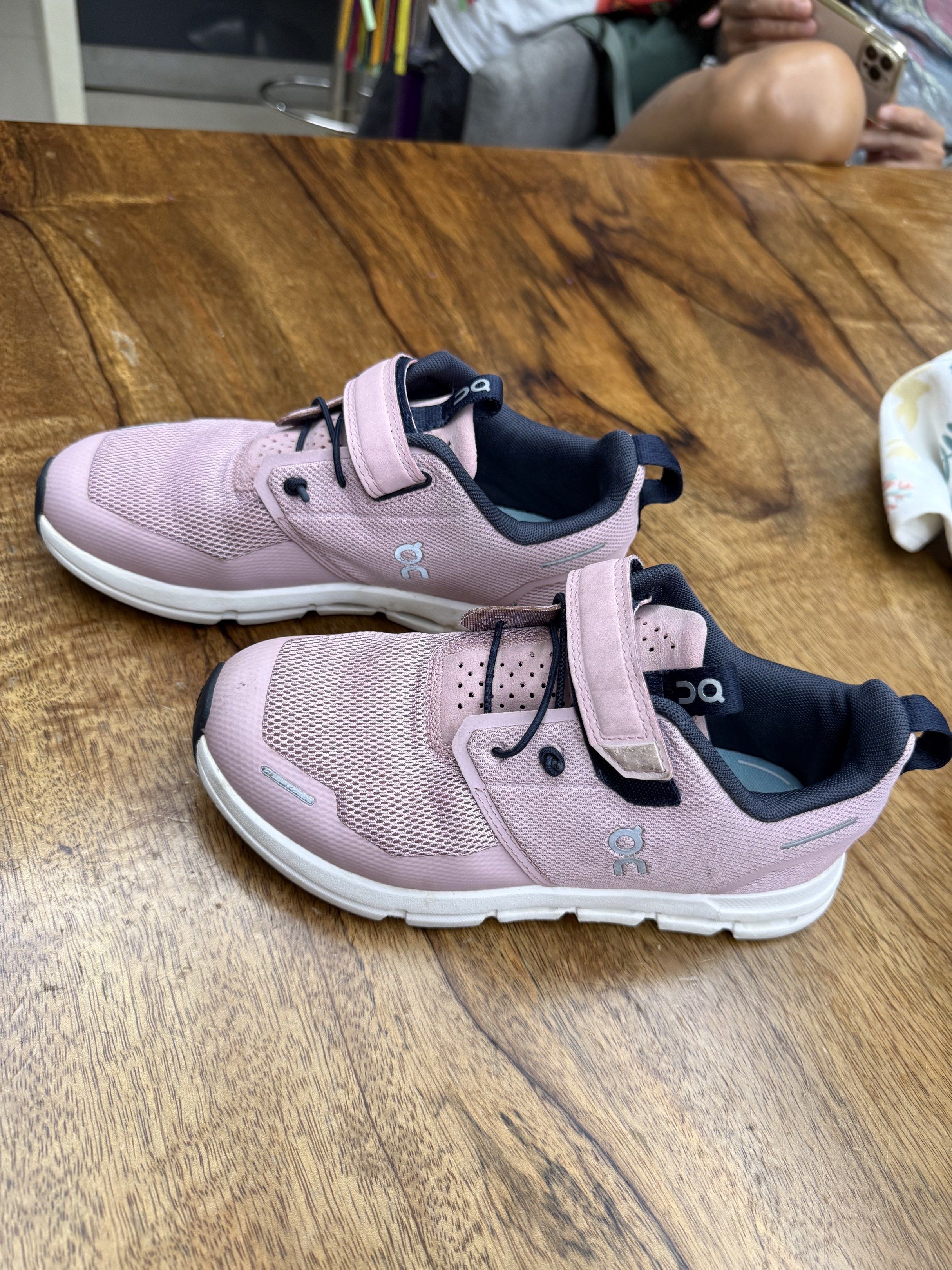 On Cloudplay Kids Shoes - Pink (Category: Babies & Kids Fashion) located in Quezon City. Submitted by kakatae (Listing ID 1418331928, Image 3). Description: - On Cloudplay kids' shoes - Pink mesh upper - White sole - Hook-and-loop strap for easy wear - Black laces - On logo on tongue, side, and heel - Size: US K2, UK 1.5, EU 33.5, CM 20.5.