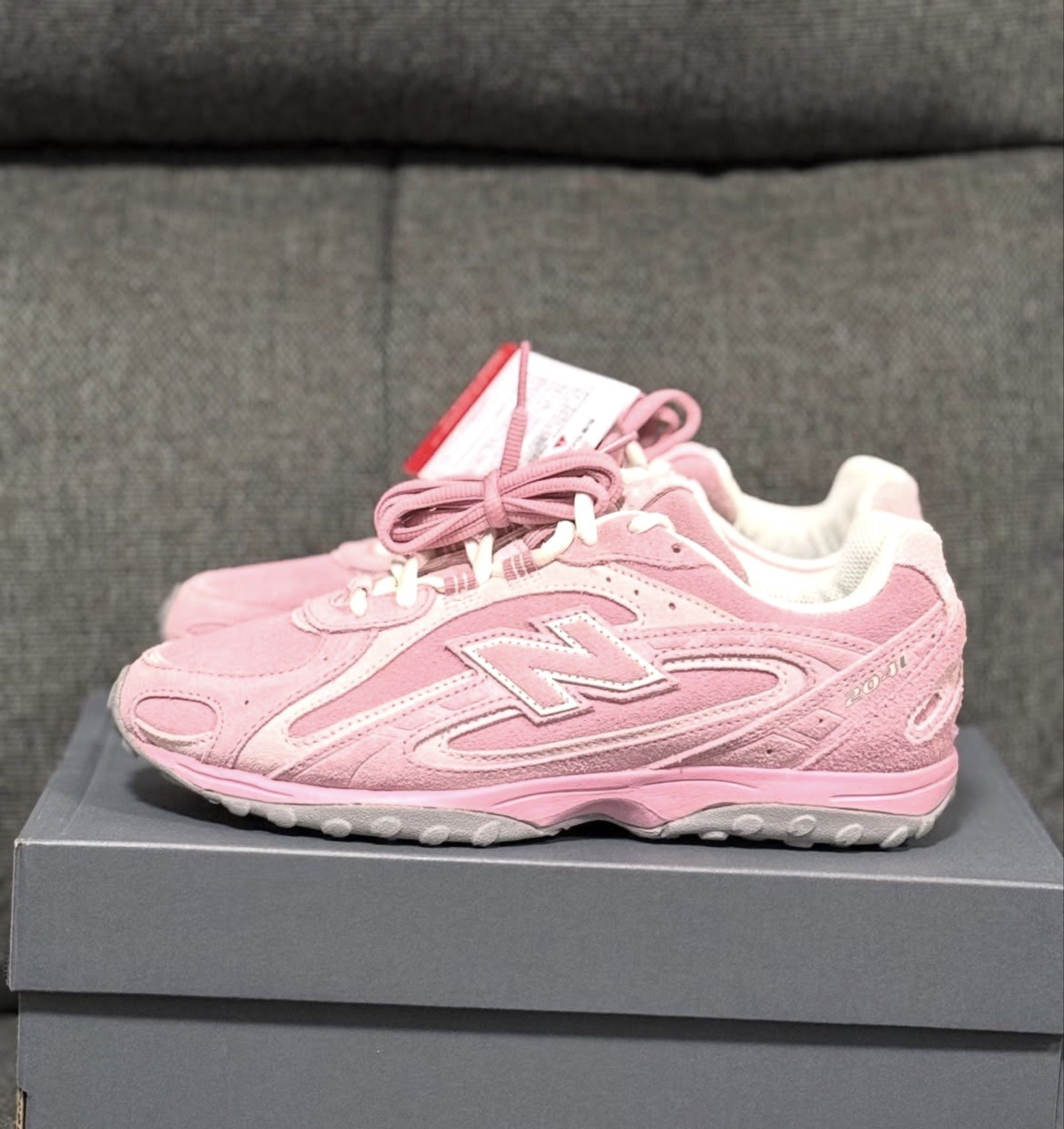 ON HAND- NB 204L 23.5cm/38eu (Category: Sneakers) located in Manila. Submitted by issavee (Listing ID 1418326951, Image 1). Description: Brand new and original Eu38/23.5cmjp Free SF.
