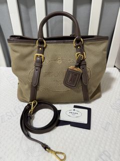 (Category: ) located in . Submitted by cty.closet (Listing ID 1418341317, Image 1). Description: .