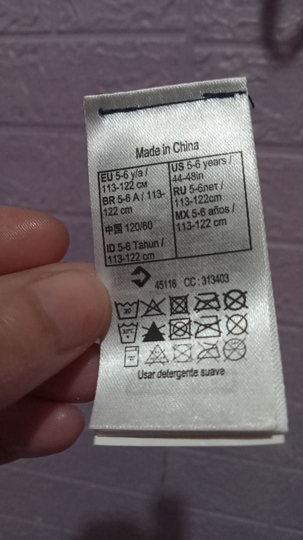Preloved items (Category: Babies & Kids Fashion) located in Antipolo. Submitted by miku_chikawa (Listing ID 1418310064, Image 3). Description: Decathlon one piece swimsuit | size 5-6 yrs.