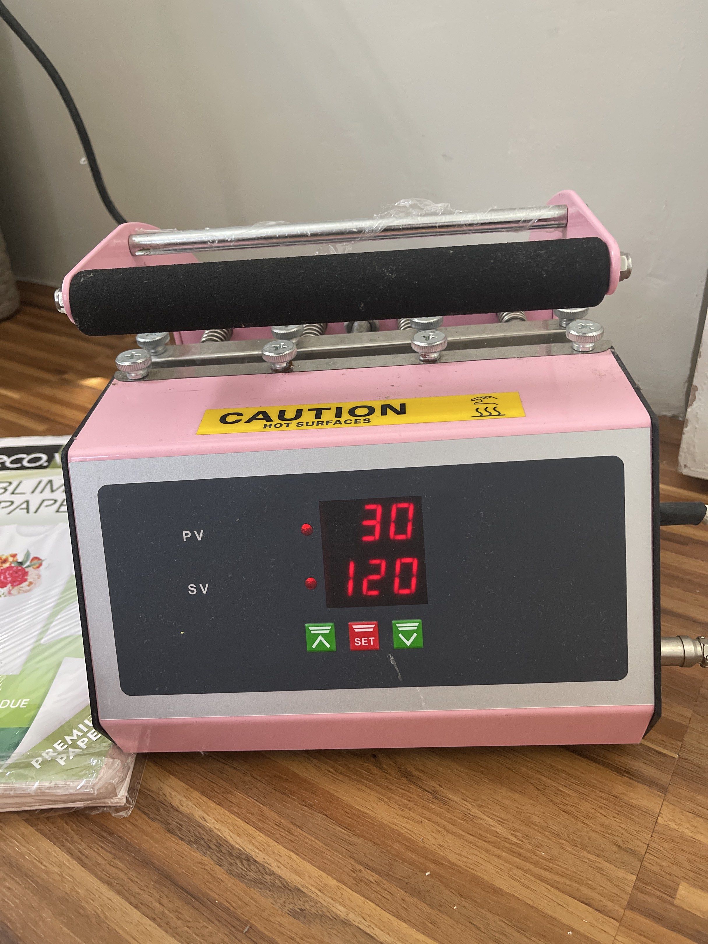 Quaff 20oz Heat Mug Press Machine Pink (Category: Coffee & Tea Tableware) located in Cabuyao City. Submitted by 11two_one (Listing ID 1418260222, Image 2). Description: Selling Quaff 20oz Heat Mug Press Machine Pink Orig price Machine : 4k Selling Price : 3500 - negotiable Condition Like new. Nagamit lang for 1 project then nasa storage na. No issues,Needs cleaning lang. may plastics pa yung metal. FREE SUBLIMATION PAPER RFS: nagstop na magprinti