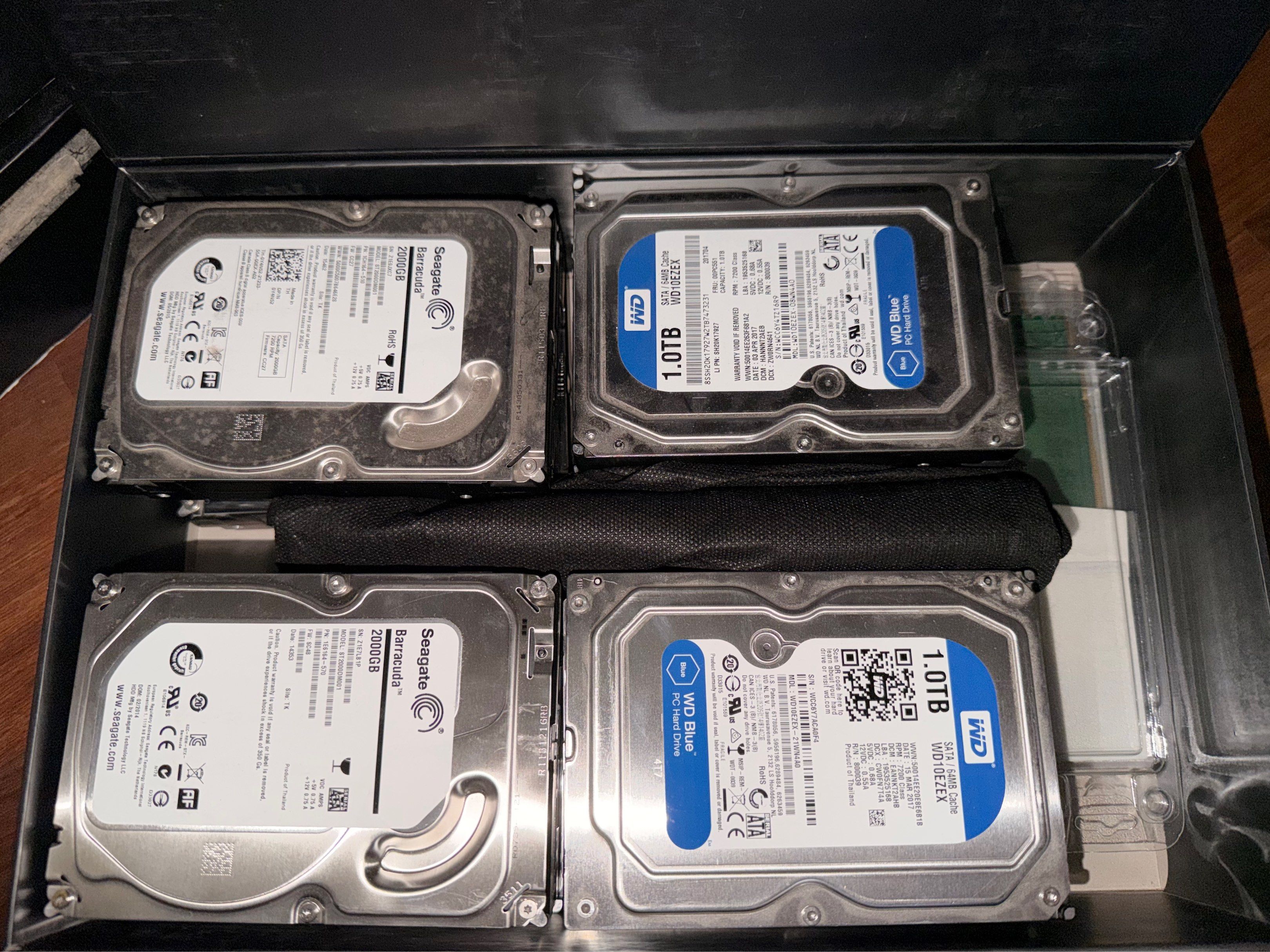 Seagate Barracuda & WD Blue 1TB Hard Drives (Category: Hard Disks & Thumbdrives) located in Las Pinas. Submitted by alphred06 (Listing ID 1418271656, Image 1). Description: 1 TB HDDs for Sale! Seagate and WD Blue HDD PM for more details! Negotiable.