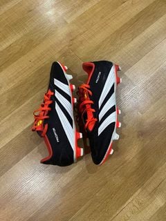 1,000+ Sepatu bola adidas original Dijual | Olah Raga | Carousell