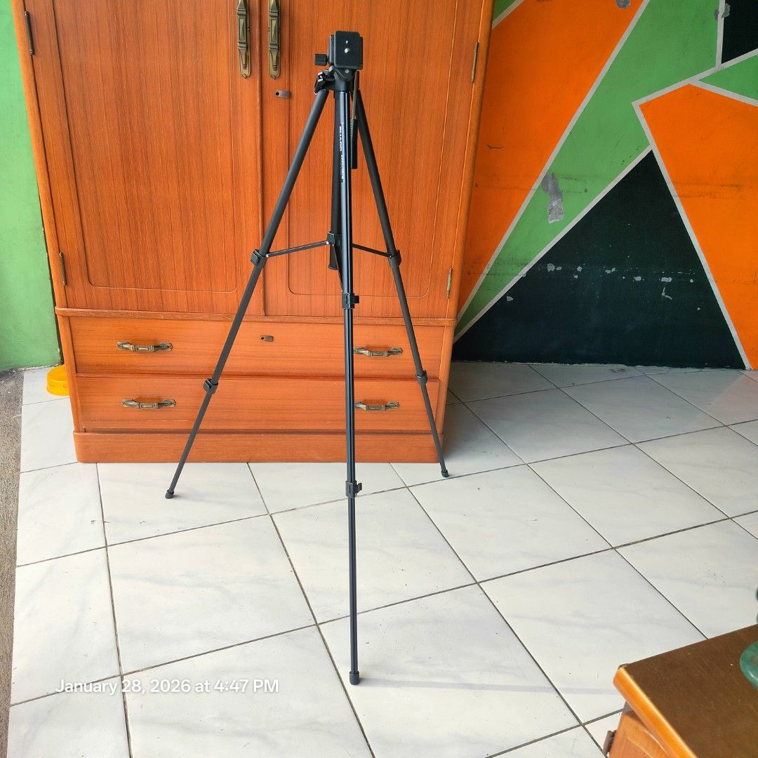 SHARPP Tripod (Category: Tripods & Monopods) located in Baao. Submitted by all.things.japan (Listing ID 1418298531, Image 2). Description: - BRAND NEW SHARPP CAMERA TRIPOD -WITH BOX - Adjustable legs - Adjustable head - Ideal for photography and videography - Provides stability for capturing images and videos -45 inches tall P850.00 Add Sf MOP: GCash/Landbank/Maya.