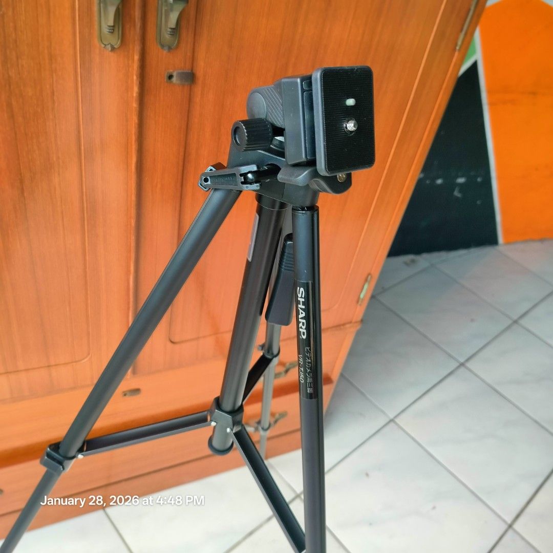 SHARPP Tripod (Category: Tripods & Monopods) located in Baao. Submitted by all.things.japan (Listing ID 1418298531, Image 3). Description: - BRAND NEW SHARPP CAMERA TRIPOD -WITH BOX - Adjustable legs - Adjustable head - Ideal for photography and videography - Provides stability for capturing images and videos -45 inches tall P850.00 Add Sf MOP: GCash/Landbank/Maya.