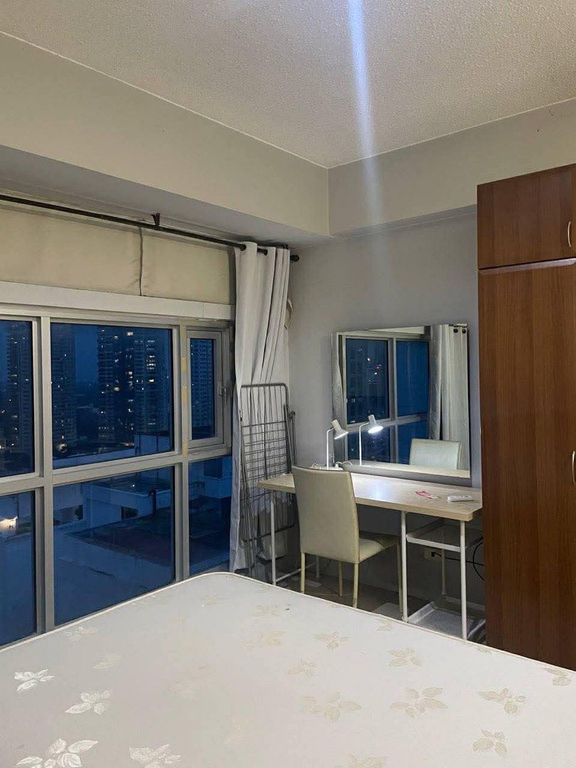 Studio unit near Greenbelt Makati (Category: Apartments & Condos) located in Makati City. Submitted by tjsssss (Listing ID 1418262979, Image 3). Description: For sale! Greenbelt Chancellor Legaspi Village Makati 26th floor Studio unit 36sqm Facing south 5.6M.