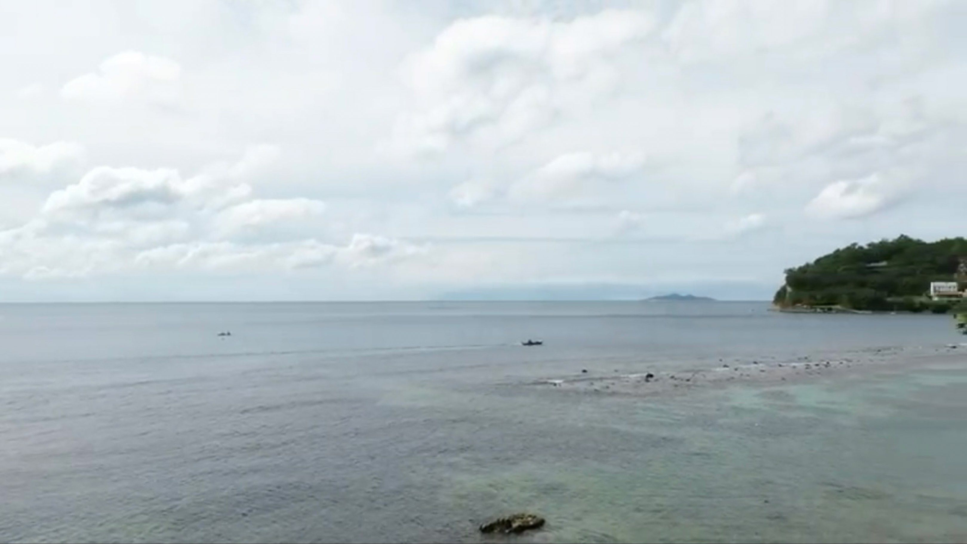 Tali Beach - last beachfront (Category: Lot) located in Taguig. Submitted by glenn.nitafan_09178225798 (Listing ID 1418215971, Image 1). Description: TALI beach Subdivision Barangay Balaytigue Nasugbu Batangas. Last beach front property with beach access 2283 sqm Lot only Php 80,000/sqm .