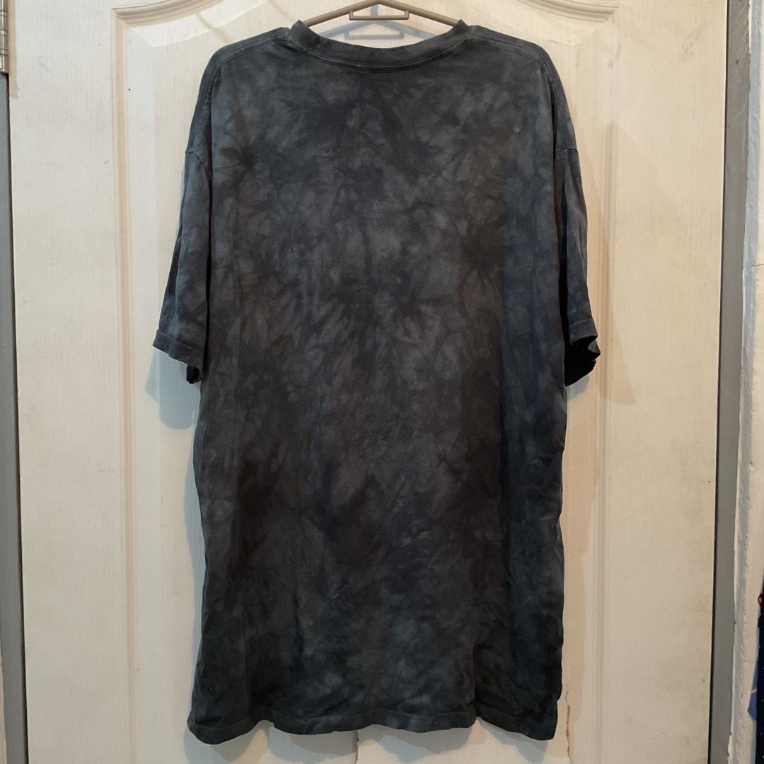 The Mountain - wolf shirt (Category: Tshirts & Polo Shirts ) located in Calamba. Submitted by _.anjelis (Listing ID 1418344664, Image 3). Description: fade wolf and tag .