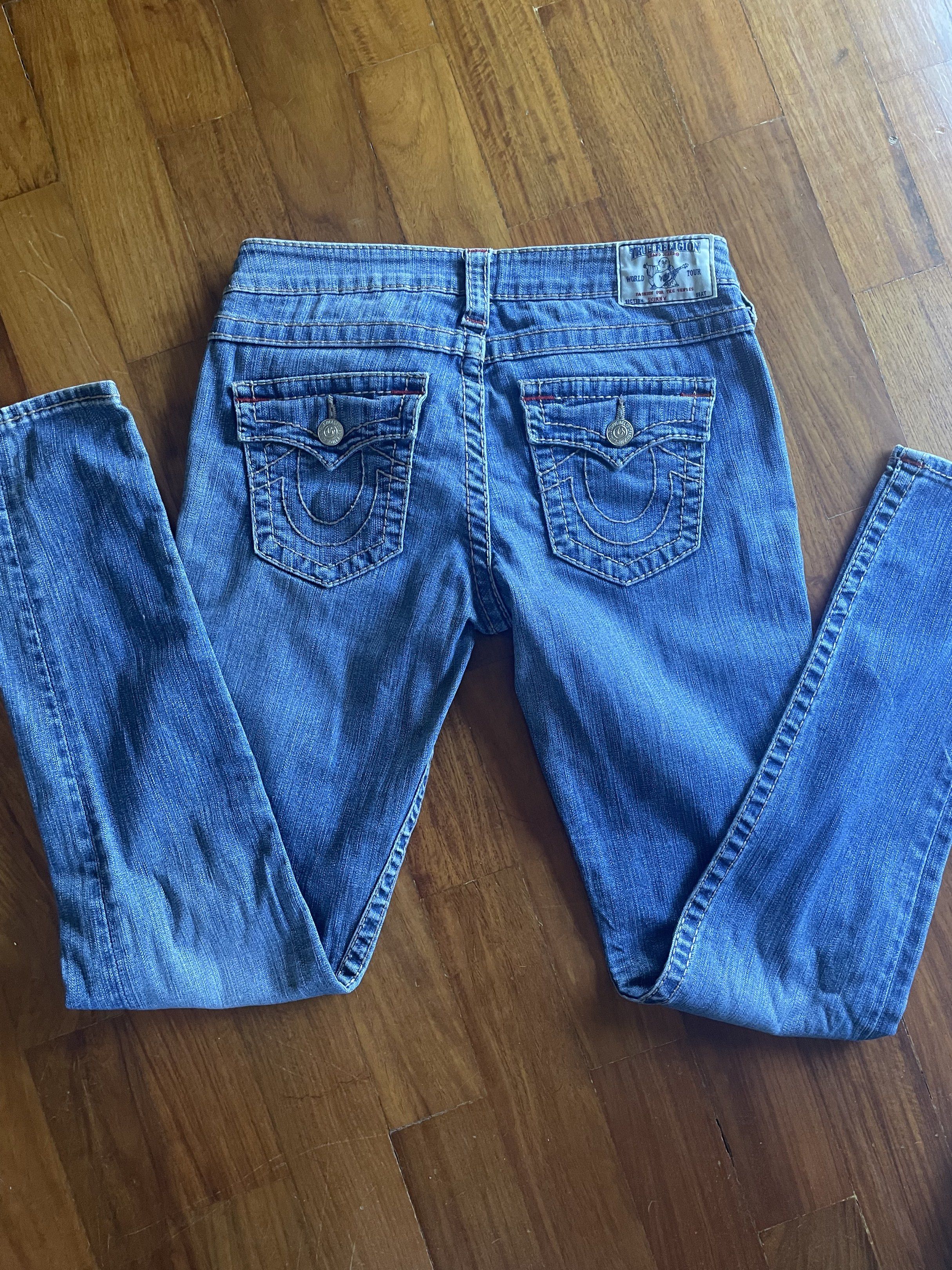 True Religion skinny jeans (Category: Jeans) located in Paranaque City. Submitted by cml_03 (Listing ID 1418228723, Image 3). Description: Size 28 skinny jeans.