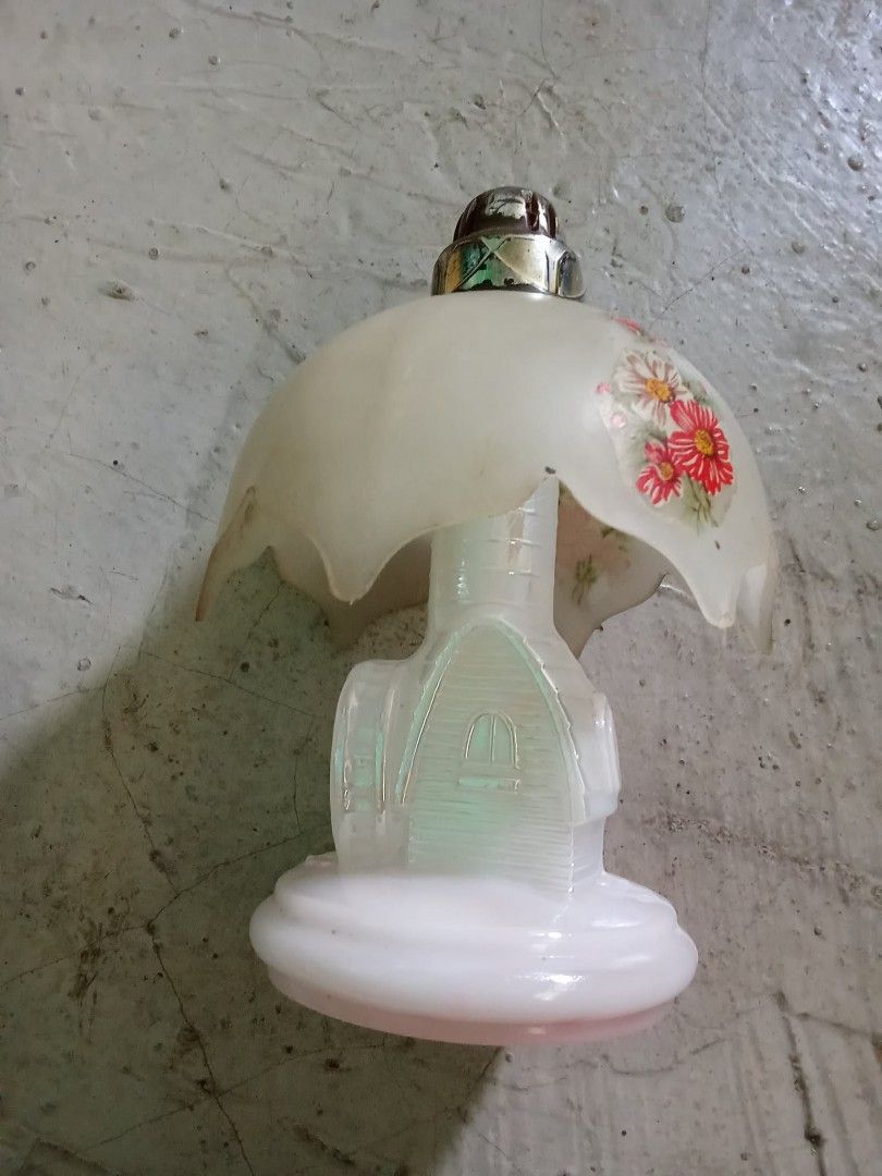 Vintage Perfume Diffuser Php450. (Category: Fragrance & Deodorants) located in Taytay. Submitted by abeatrice77985 (Listing ID 1418294784, Image 3). Description: Vintage Perfume Diffuser Php450..
