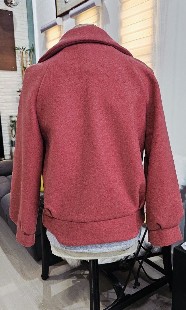 Winter jacket (Category: Coats, Jackets and Outerwear) located in Cainta. Submitted by houseofseconds (Listing ID 1418217059, Image 2). Description: Bought in Korea .Salmon reddish in color.Thick fabric ..Perfect for spring / winter weather. Size .Small to medium.Decluttering.