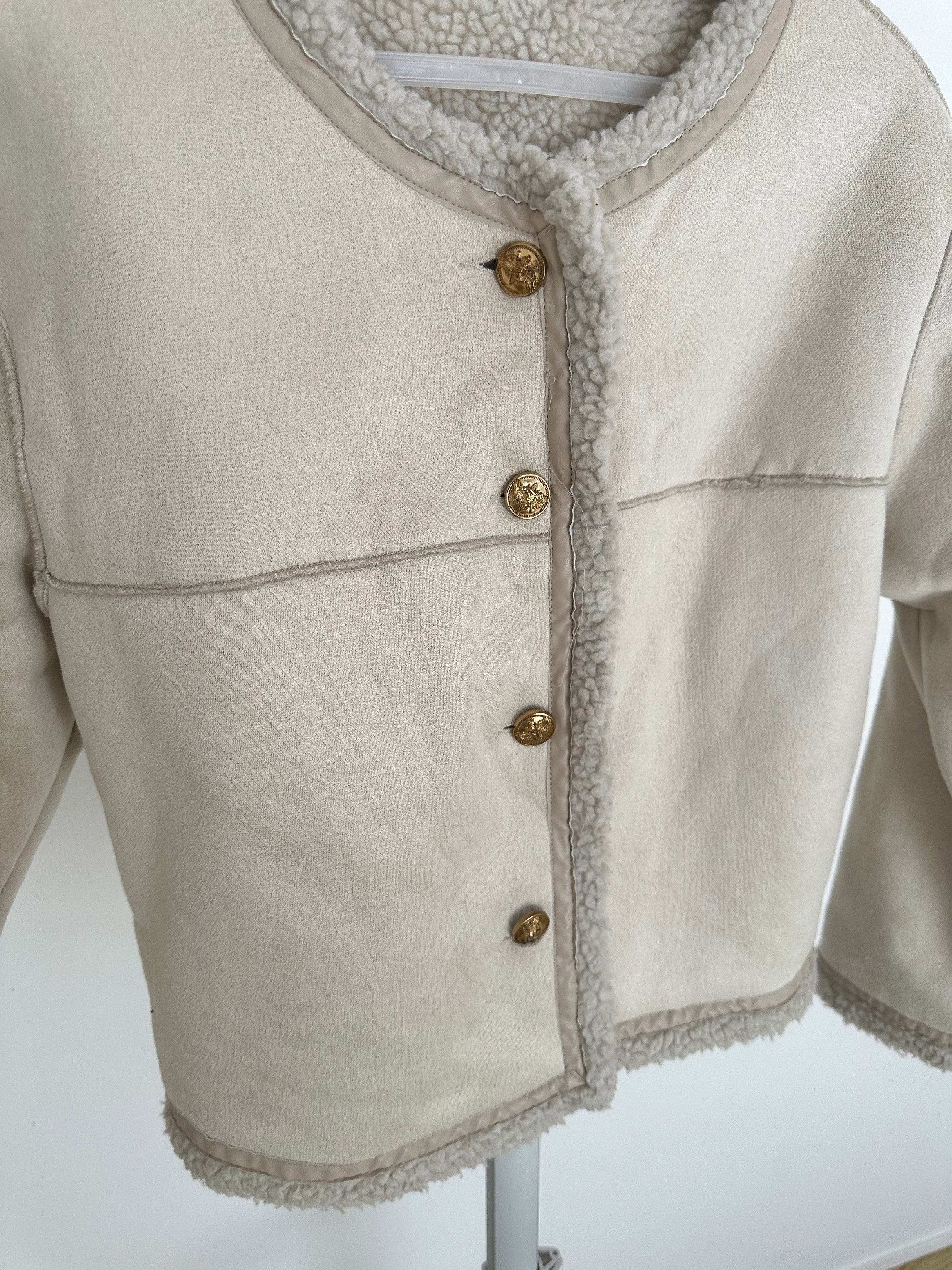 WOMENS JACKET (Category: Coats, Jackets and Outerwear) located in Bulacan. Submitted by declutteringm0m (Listing ID 1418372760, Image 2). Description: used once sa korea maganda sya pag when worn i have when worn pm lang po .