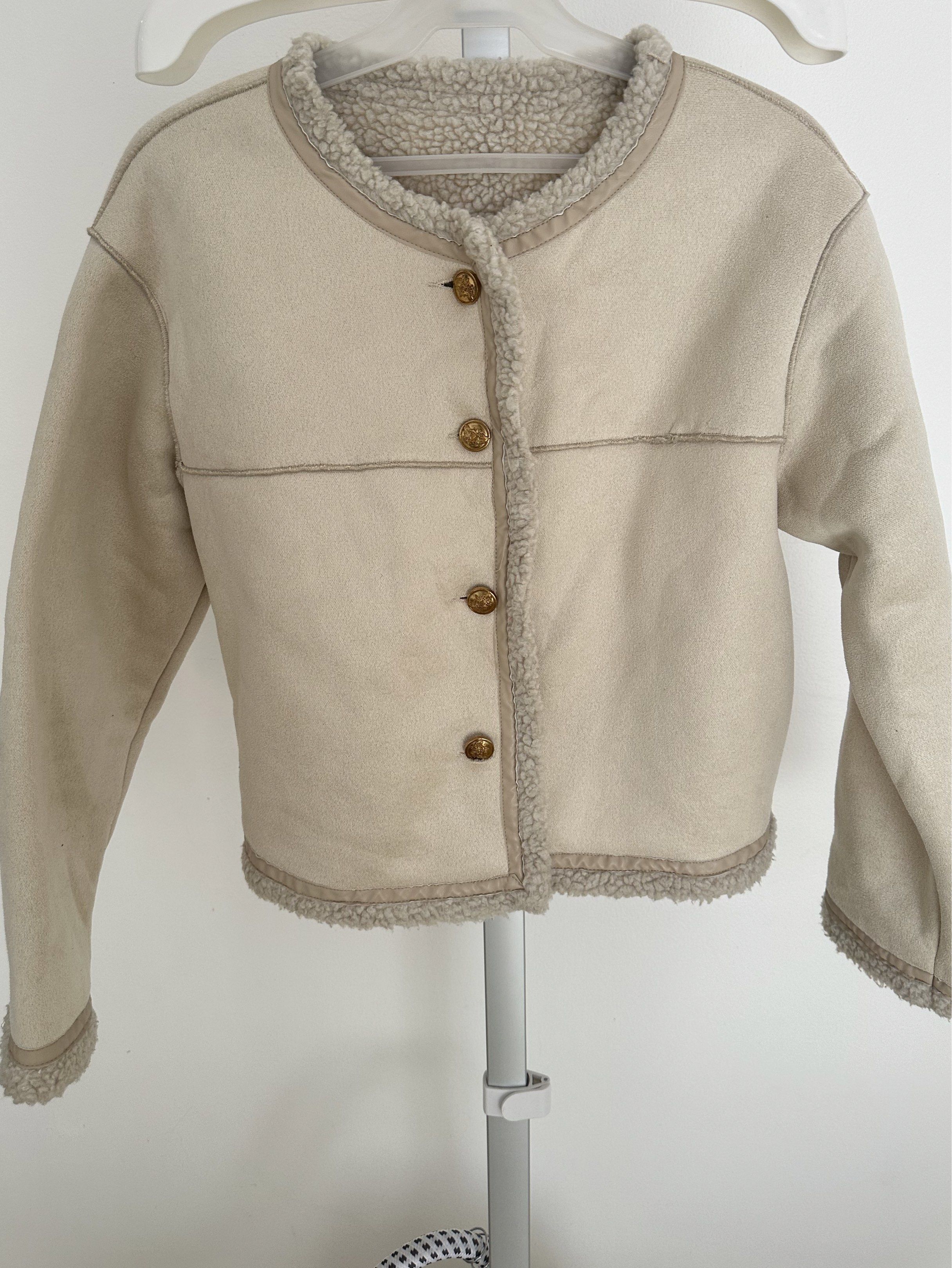 WOMENS JACKET (Category: Coats, Jackets and Outerwear) located in Bulacan. Submitted by declutteringm0m (Listing ID 1418372760, Image 1). Description: used once sa korea maganda sya pag when worn i have when worn pm lang po .