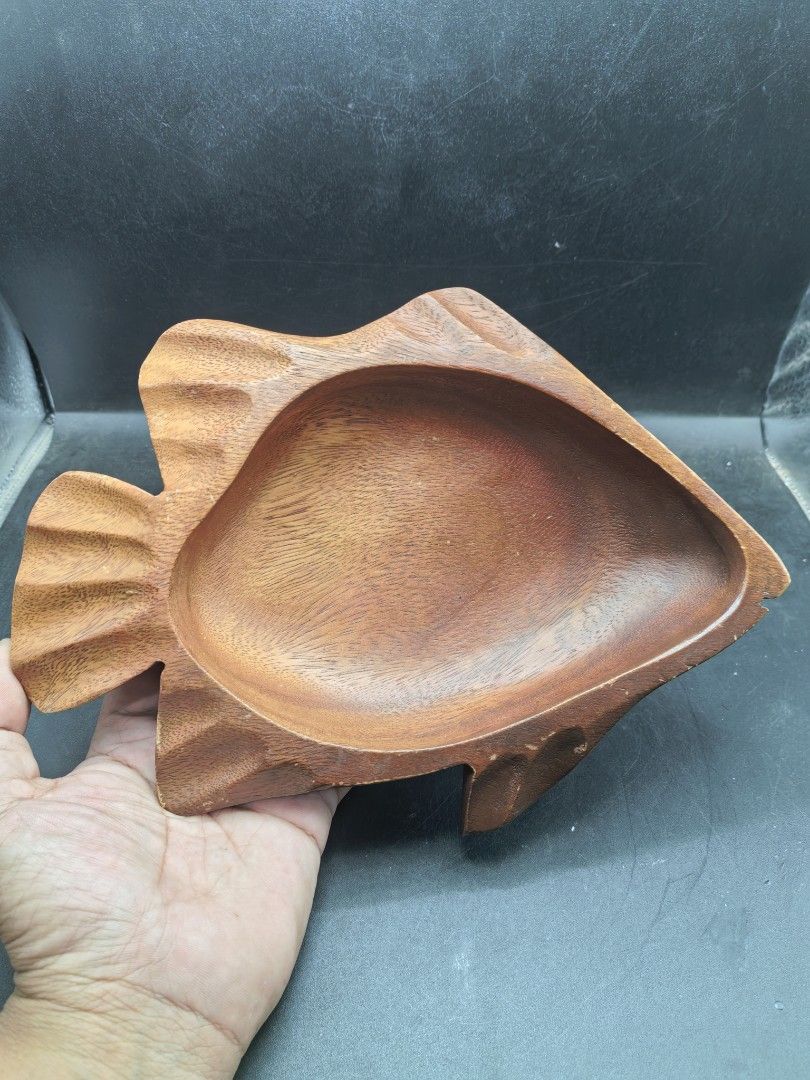 Wood Trinket Dish - Fish design (Category: Other Kitchenware & Tableware) located in Cebu City. Submitted by dudes_villanueva (Listing ID 1418229713, Image 2). Description: Wood Trinket Dish - Fish design 📌In very good condition. Few light scratches bottom. L9.75xW7xH1.5 in.