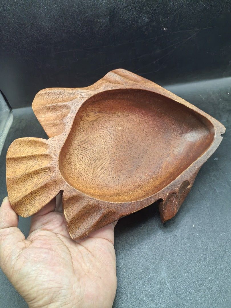Wood Trinket Dish - Fish design (Category: Other Kitchenware & Tableware) located in Cebu City. Submitted by dudes_villanueva (Listing ID 1418229713, Image 3). Description: Wood Trinket Dish - Fish design 📌In very good condition. Few light scratches bottom. L9.75xW7xH1.5 in.