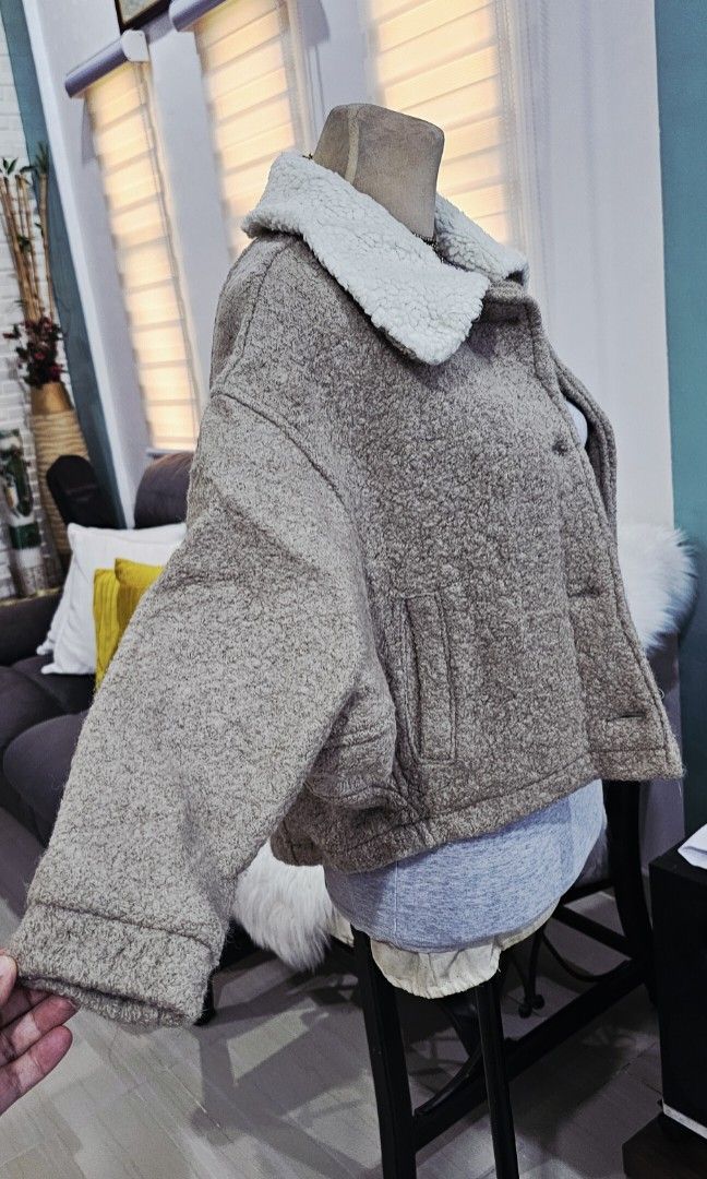 Wool crop jacket (Category: Coats, Jackets and Outerwear) located in Cainta. Submitted by houseofseconds (Listing ID 1418216662, Image 2). Description: wool jacket with satin lining..decluttering.perfect for winter outfit.No issue.