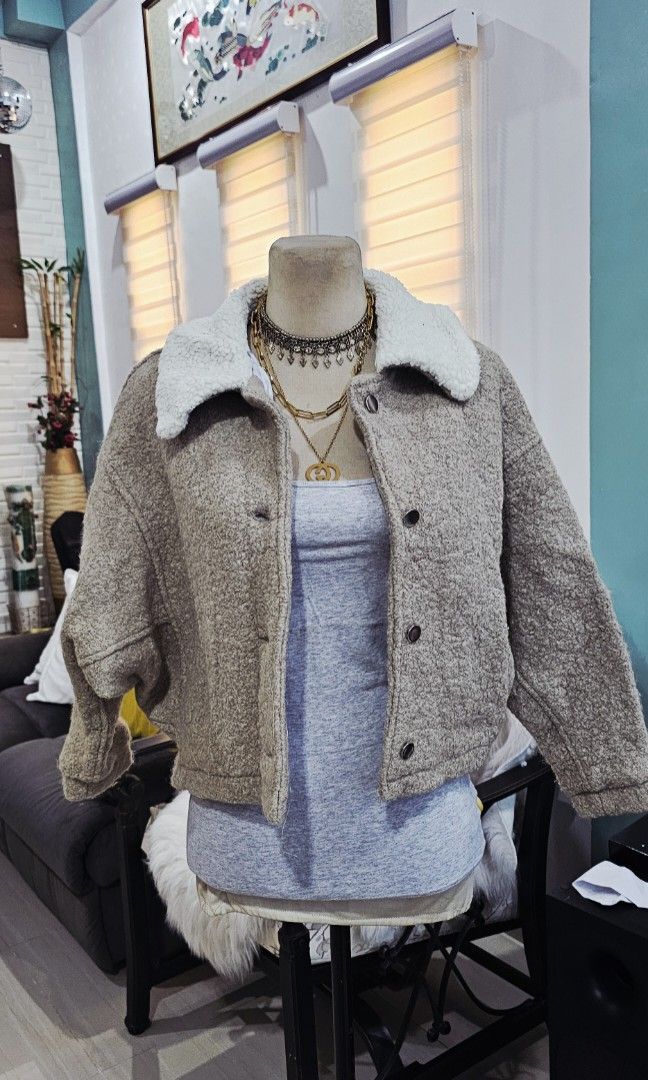 Wool crop jacket (Category: Coats, Jackets and Outerwear) located in Cainta. Submitted by houseofseconds (Listing ID 1418216662, Image 1). Description: wool jacket with satin lining..decluttering.perfect for winter outfit.No issue.