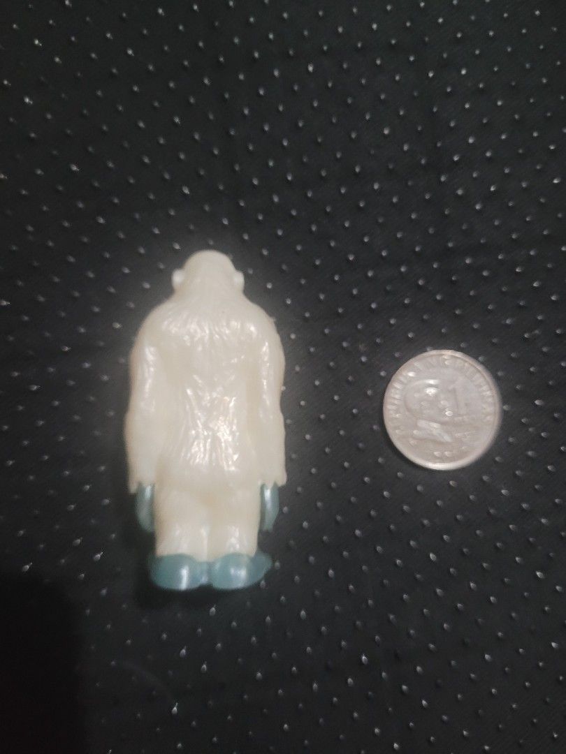 Yeti Toy Figure (Category: Designer & Blind Box Toys) located in San Juan City. Submitted by kikidan (Listing ID 1418403380, Image 2). Description: ● WYSIWYG ● location: San Juan City, Metro Manila ●mop: GCash (PAYO) First to pay gets the item ● mod: j&t, grab/lalamove or other SDDs (Buyer's expense) .