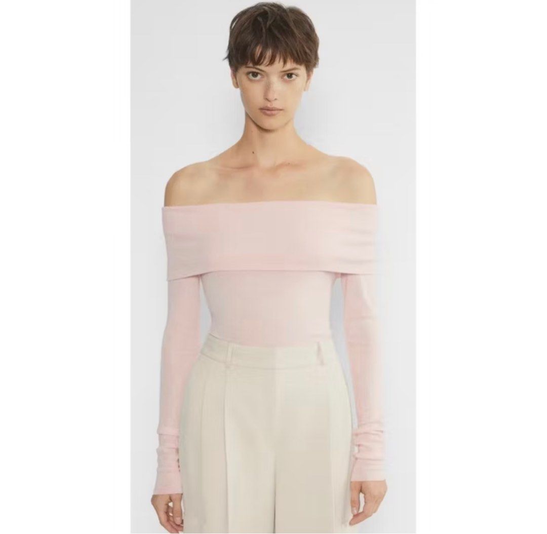 Aritzia Babaton Streamline Top Blush Pink (Category: Longsleeves) located in Quezon City. Submitted by ariamont777 (Listing ID 1418530131, Image 1). Description: Authentic overrun, cut tags .