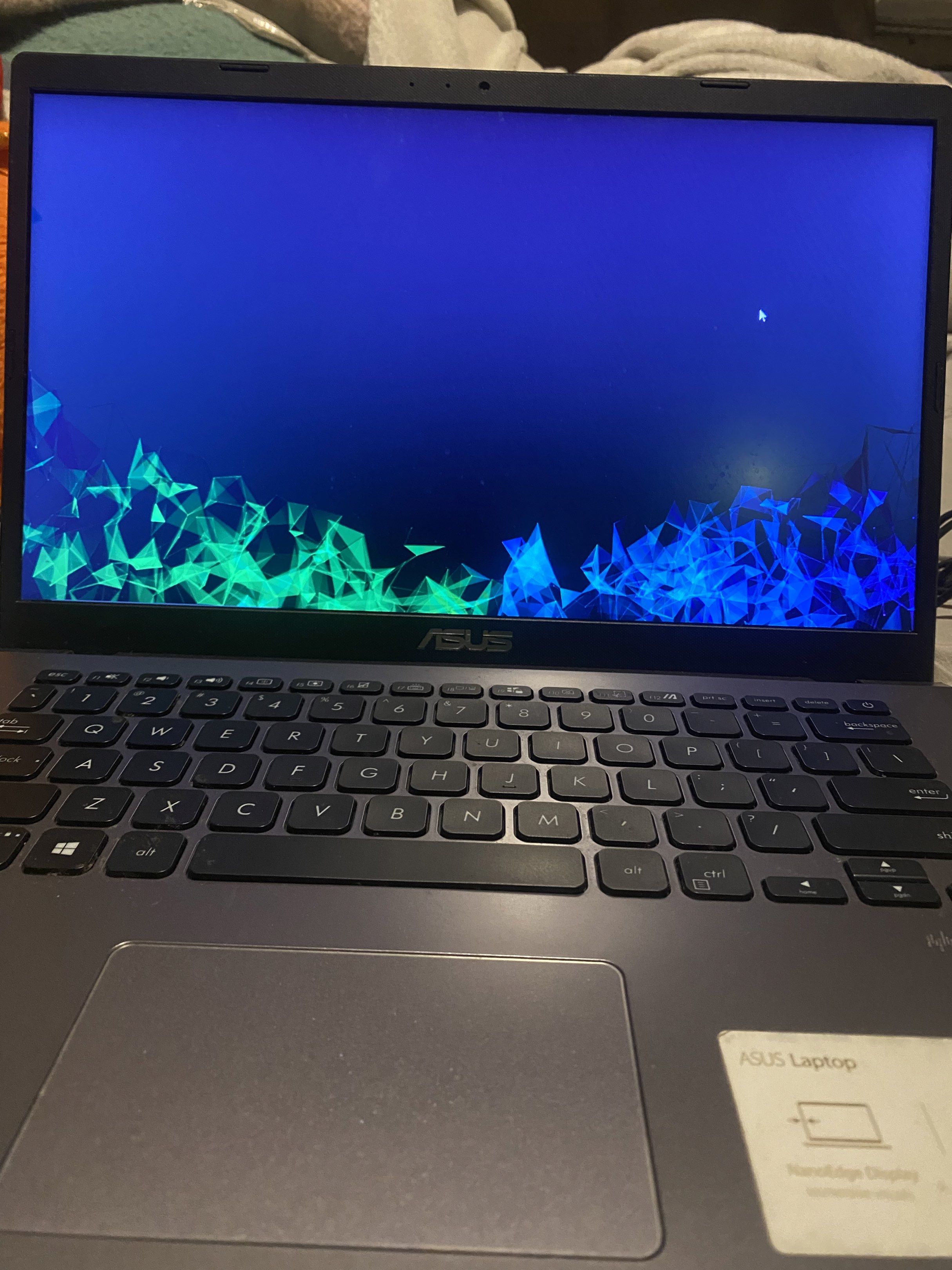 ASUS Laptop X409J Intel Core i3 10th Gen (Category: Laptops & Notebooks) located in Makati City. Submitted by concreteculture (Listing ID 1418561543, Image 1). Description: - ASUS laptop - Intel Core i3 10th Gen processor - 4GB memory - Integrated UHD Graphics - Black keyboard and touchpad - Gray exterior - Includes ASUS laptop bag.