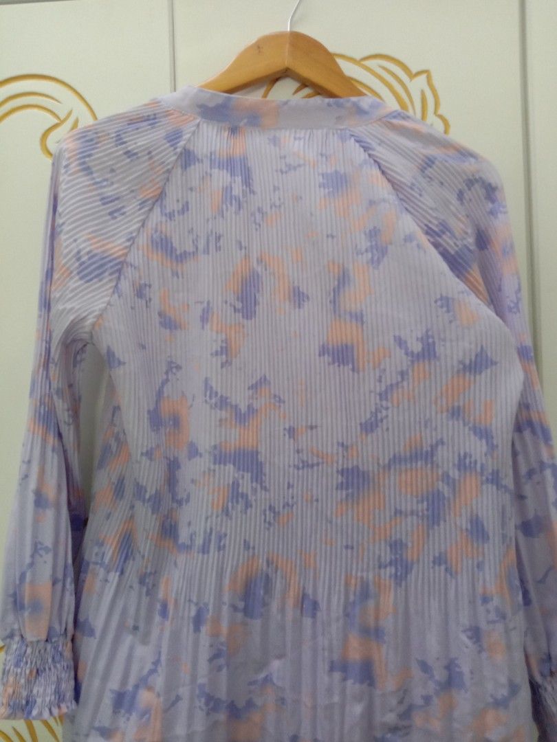 Blouse set (Category: Baju Kurung & sets) located in Kuala Lumpur. Submitted by alhaq48 (Listing ID 1418432421, Image 2). Description: - Material chiffon pleated - Freesize - Harga include postage.