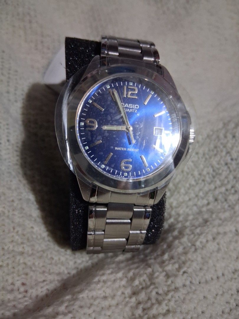 Casio Silver (Category: Men's Watches) located in Manila. Submitted by marshmallo85081 (Listing ID 1418496645, Image 1). Description: no box.
