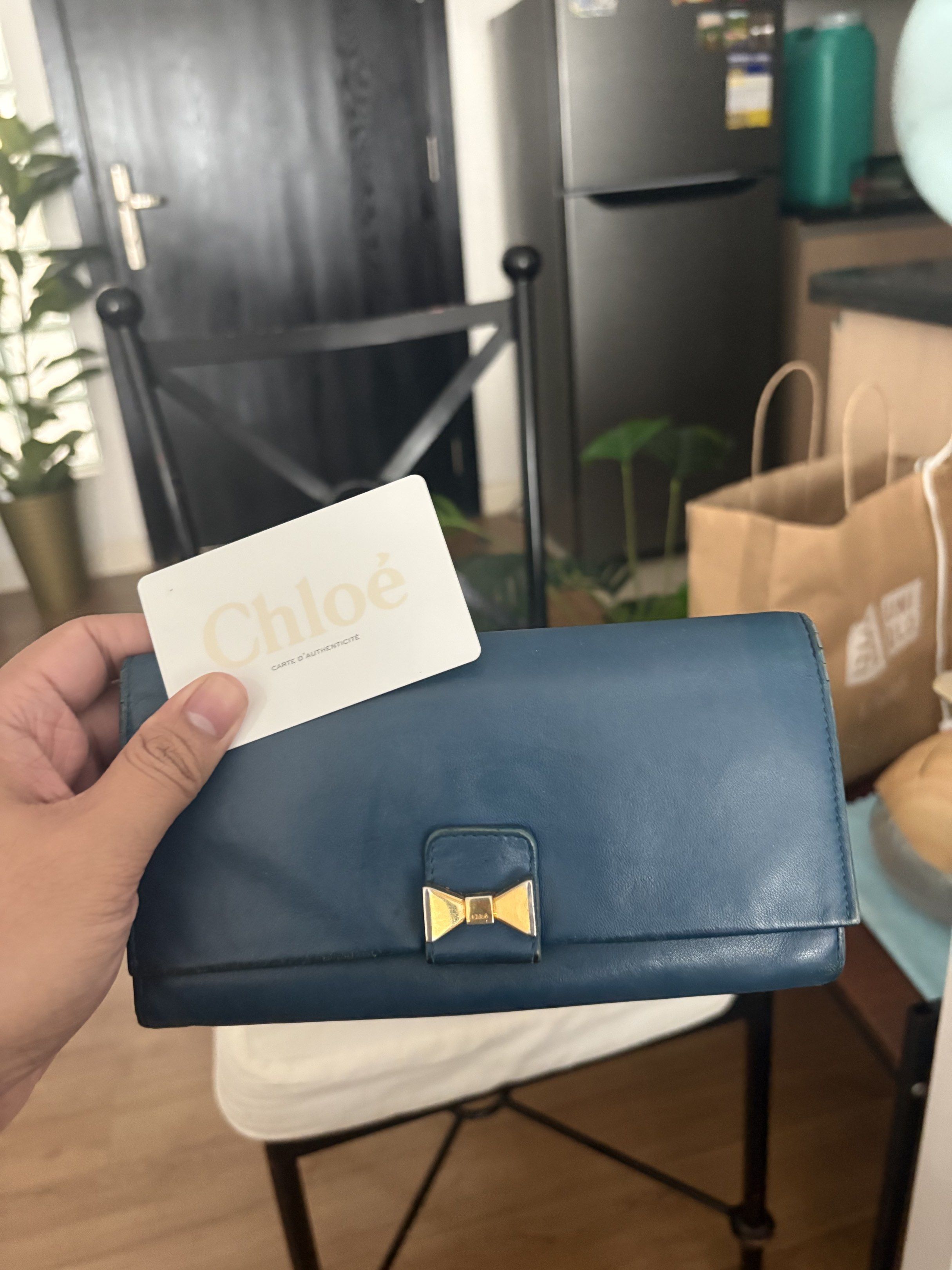Chloe Leather Wallet (Category: Luxury Bags & Wallets) located in Quezon City. Submitted by dhexyoblepias (Listing ID 1418433975, Image 1). Description: .