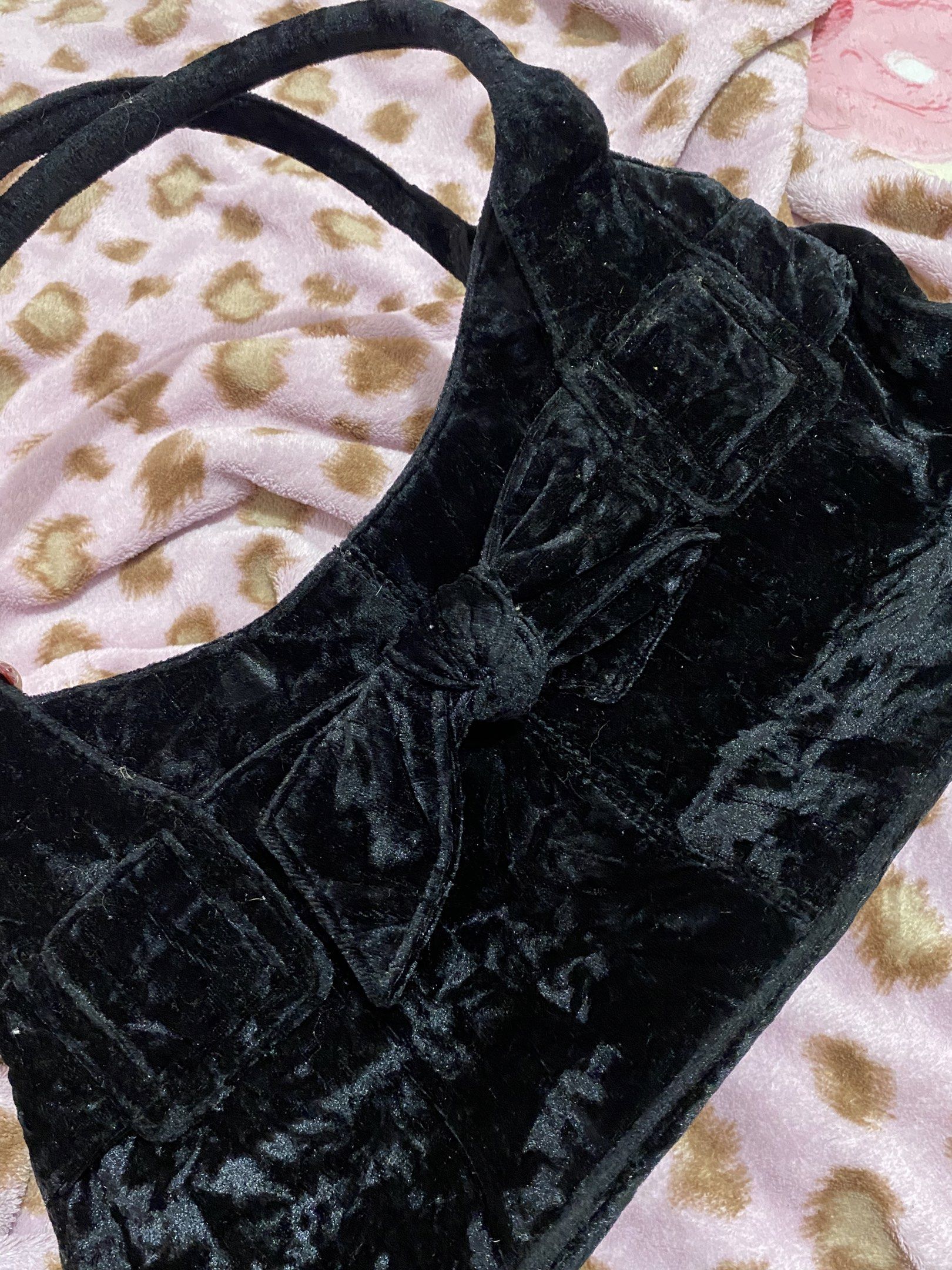 Coquette Black Velvet Bow Handbag (Category: Purses & Pouches) located in Pasig City. Submitted by reacute (Listing ID 1418507586, Image 2). Description: Coquette Bow Handbag. good as new, can fit ipad, books, etc. .