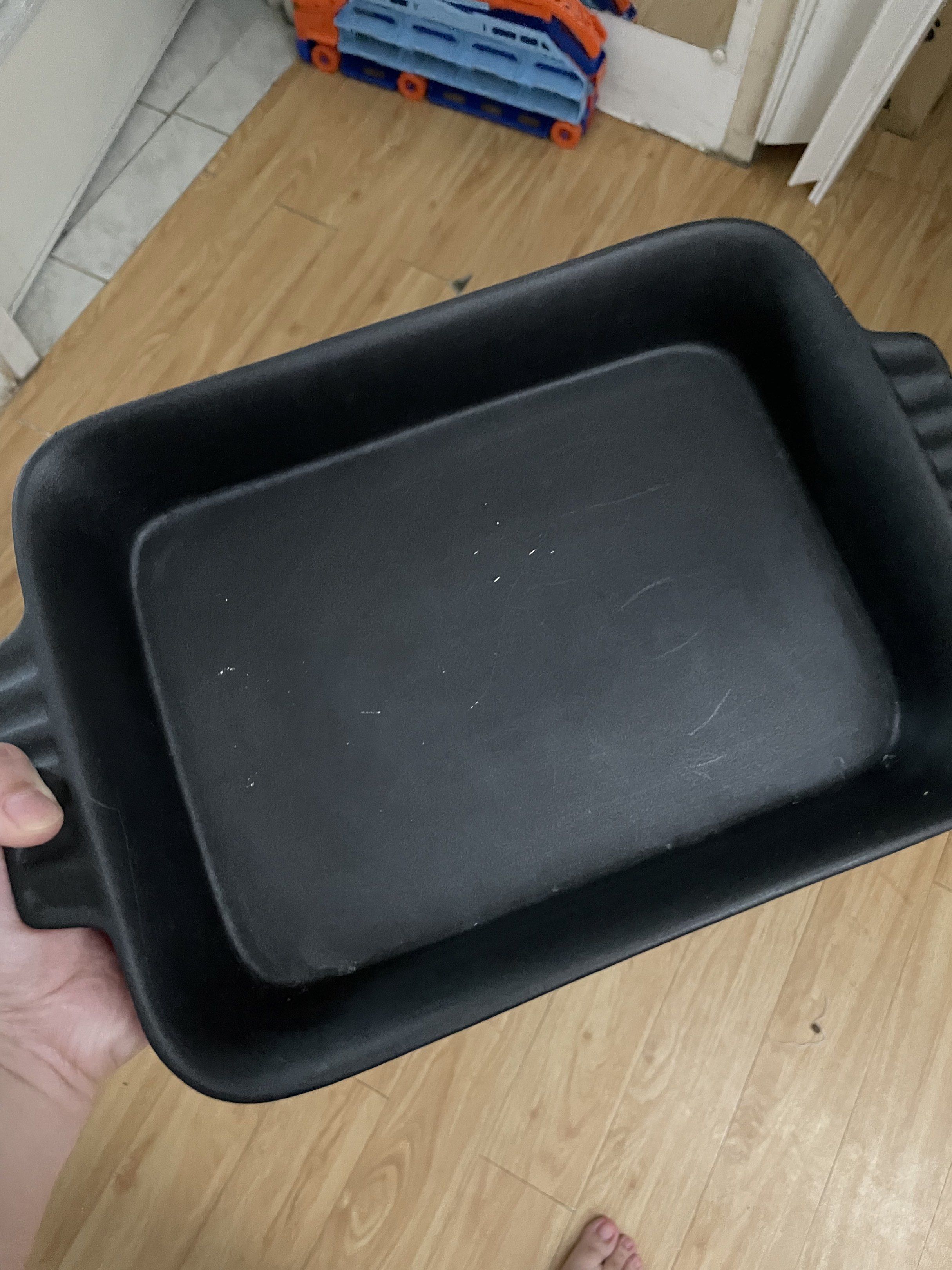 Crock-Pot Denhoff Non-Stick Stoneware Casserole Dish (Category: Cookware & Accessories) located in Manila. Submitted by eliab_closet (Listing ID 1418504607, Image 3). Description: .