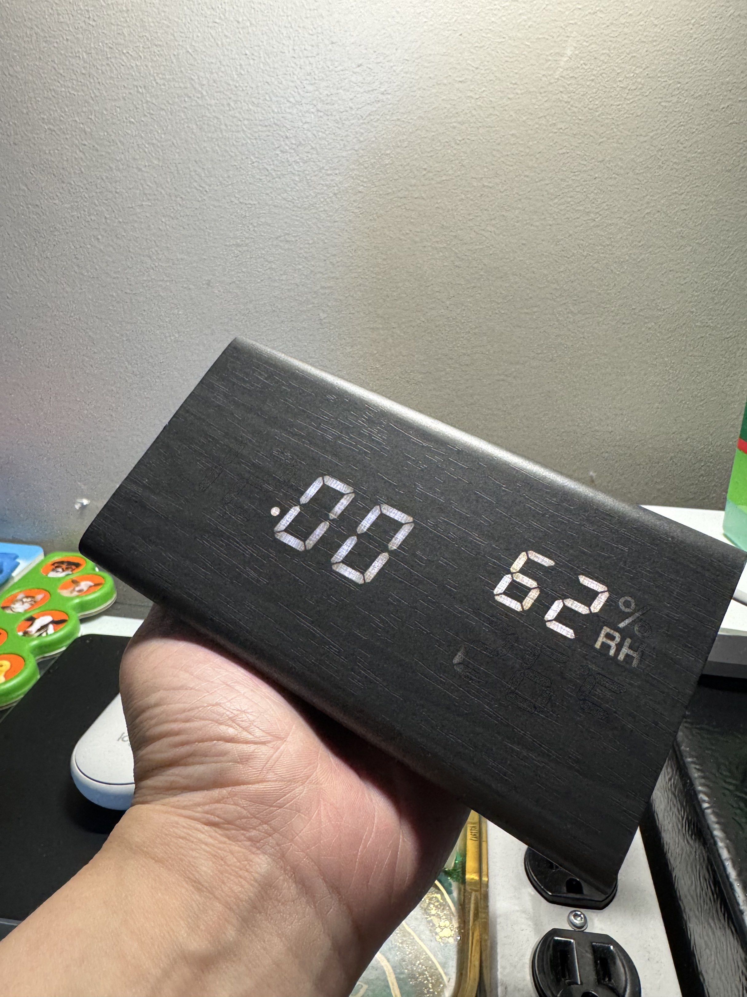 Desk digital clock (Category: Clocks) located in Quezon City. Submitted by lrski (Listing ID 1418486719, Image 1). Description: .