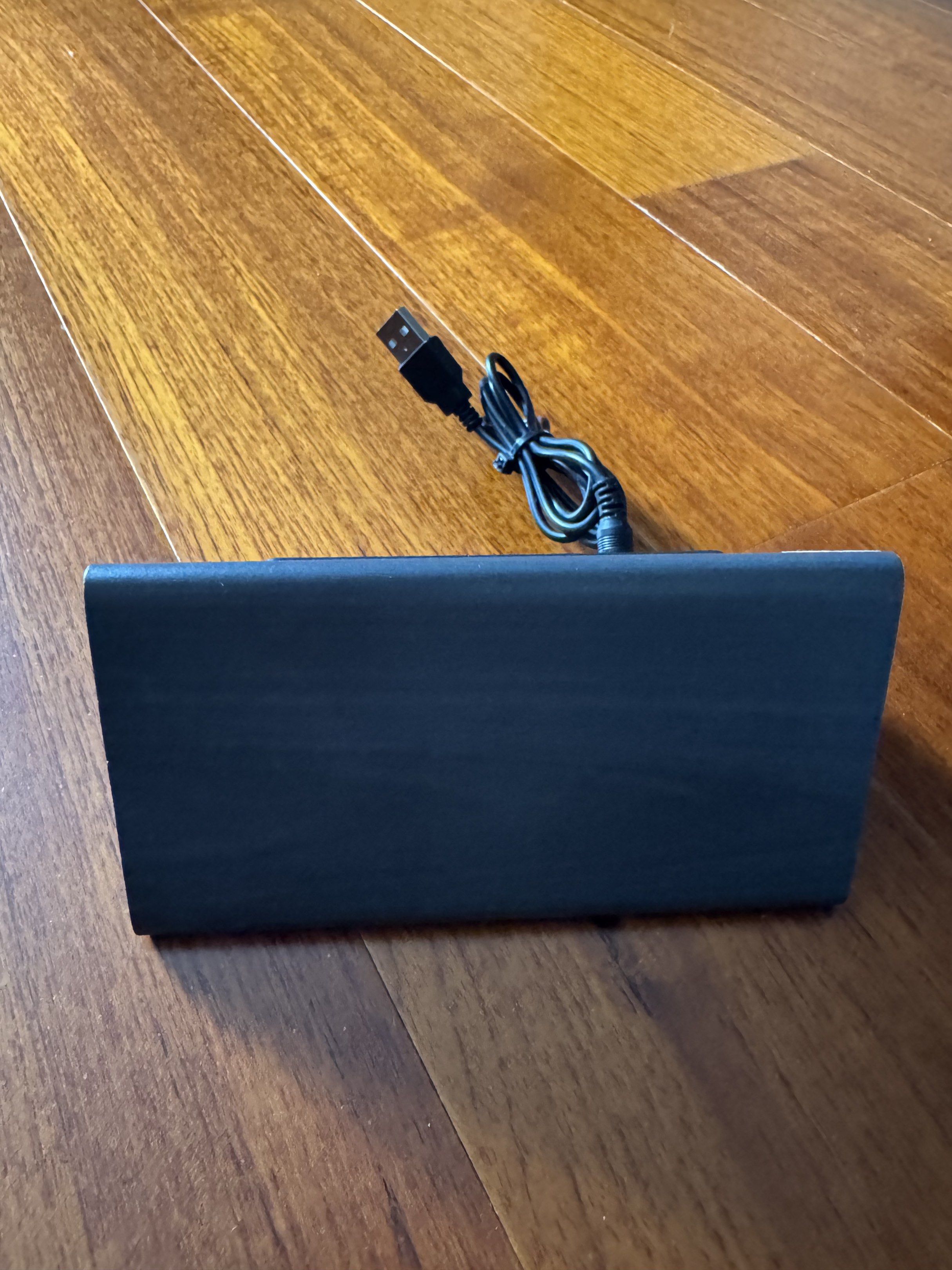 Desk digital clock (Category: Clocks) located in Quezon City. Submitted by lrski (Listing ID 1418486719, Image 2). Description: .