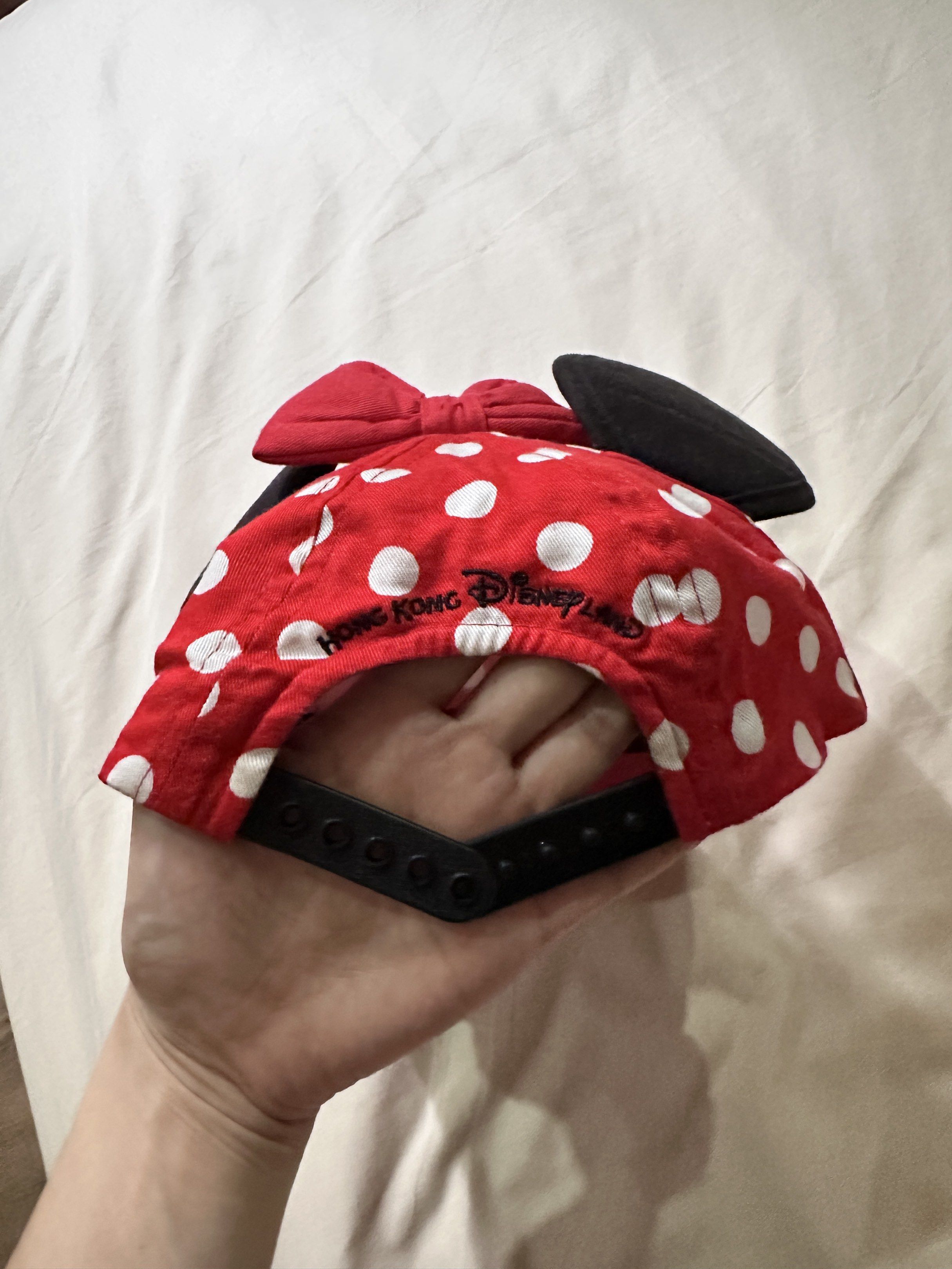 Disney Minnie Mouse Cap (Category: Babies & Kids Fashion) located in Tabuk. Submitted by classicseconds (Listing ID 1418411539, Image 3). Description: Tag: Mickey Headband.