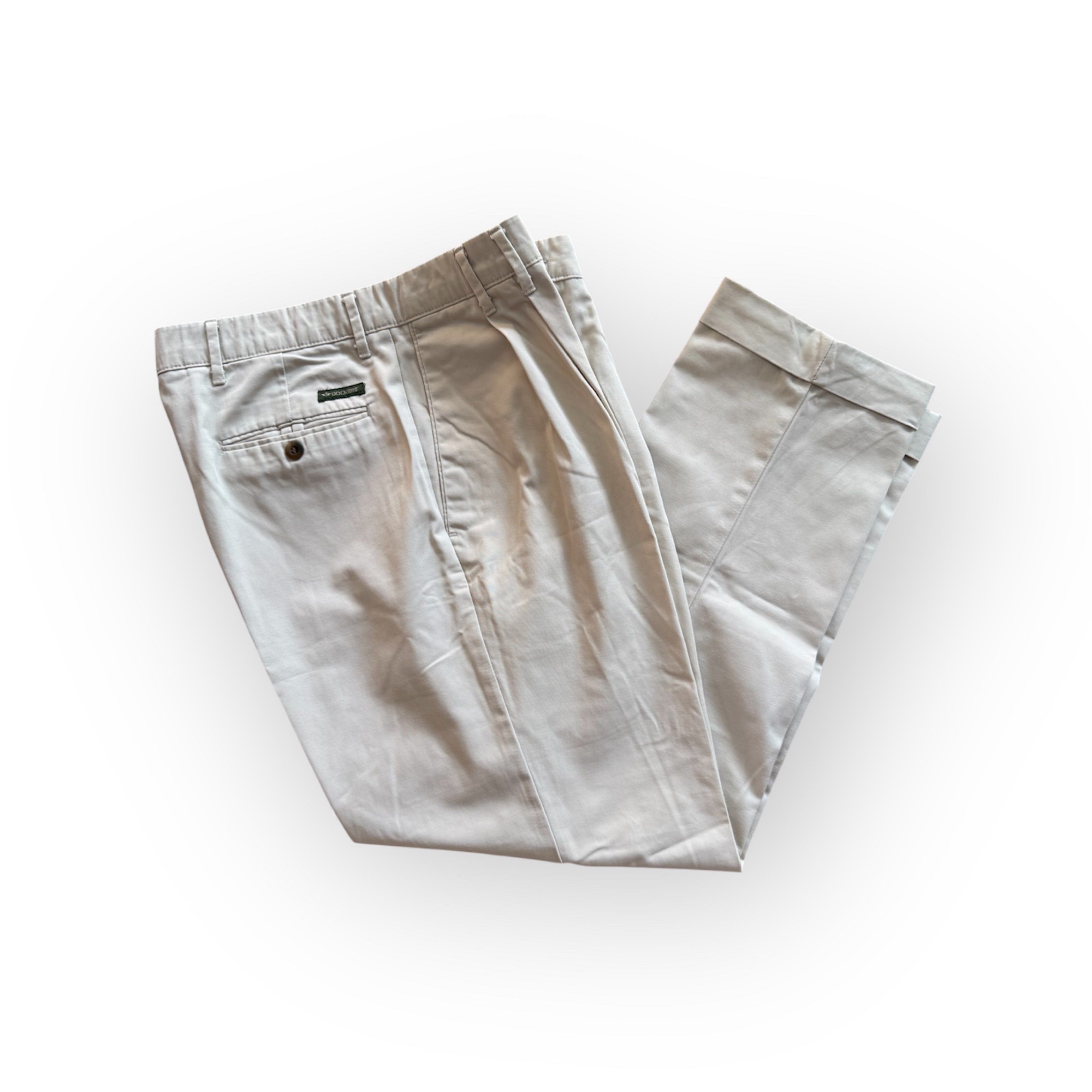 Dockers Class A Relaxed Fit Pleated Chinos (Category: Chinos) located in Villasis. Submitted by aldrian30 (Listing ID 1418554000, Image 1). Description: Size 33x30 8 leg opening No issues 750.
