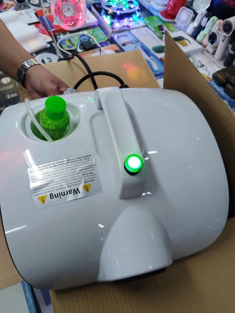 Fog machine (Category: Everything Else Others) located in Manila. Submitted by yzlshop (Listing ID 1418534185, Image 1). Description: .