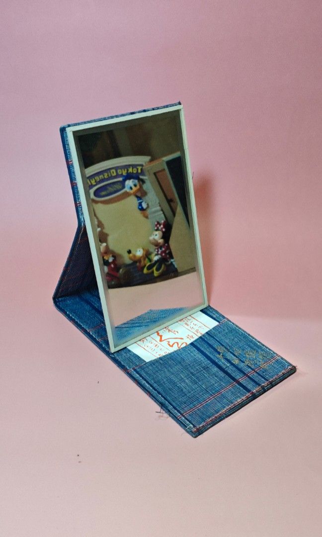 FOLDABLE MIRROR (Category: Mirrors) located in Manila. Submitted by yourfavoritethings7 (Listing ID 1418433047, Image 1). Description: .