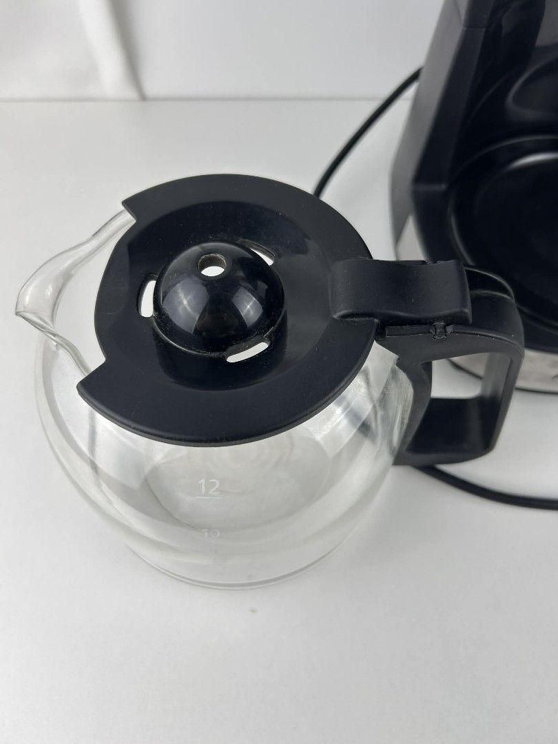Imarflex Aroma-Tech Coffee Maker (Category: Coffee Machines & Makers) located in Quezon City. Submitted by clmcr (Listing ID 1418446891, Image 2). Description: PLEASE READ DESCRIPTION CAREFULLY BEFORE BUYING. THANK YOU. - Well used but still in good condition with few stains. (shown in photos) - Will need thorough cleaning, as it was kept in the box without cleaning due to limited time. - Comes complete with its original box. - 900 watts, automat