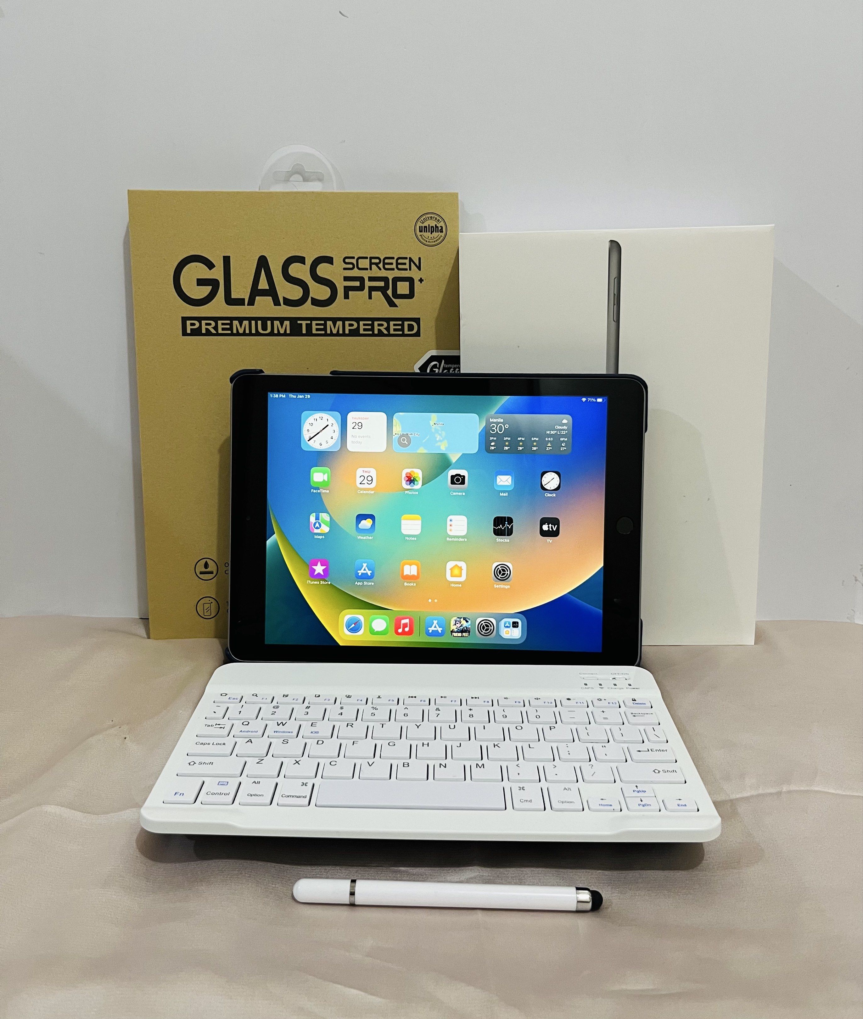 iPad 5th Gen 128GB WiFi use (Category: iPad) located in Manila. Submitted by noblewhale_f25e84 (Listing ID 1418572841, Image 1). Description: iPad 5th Gen 128GB WIFI USE IOS 16.7 9.7 inches GOOD BATTERY NO ISSUE FREEBIES : Case, Charger, Tempered Glass, Keyboard and Stylus pen. 📍Location: Mindanao Ave., Sampaloc Manila (Pick up only) 📦 COD/COP via Lalamove around Metro Manila or LBC to outside Metro Manila(Luzon, Visayas and Mindanao) Direct Me