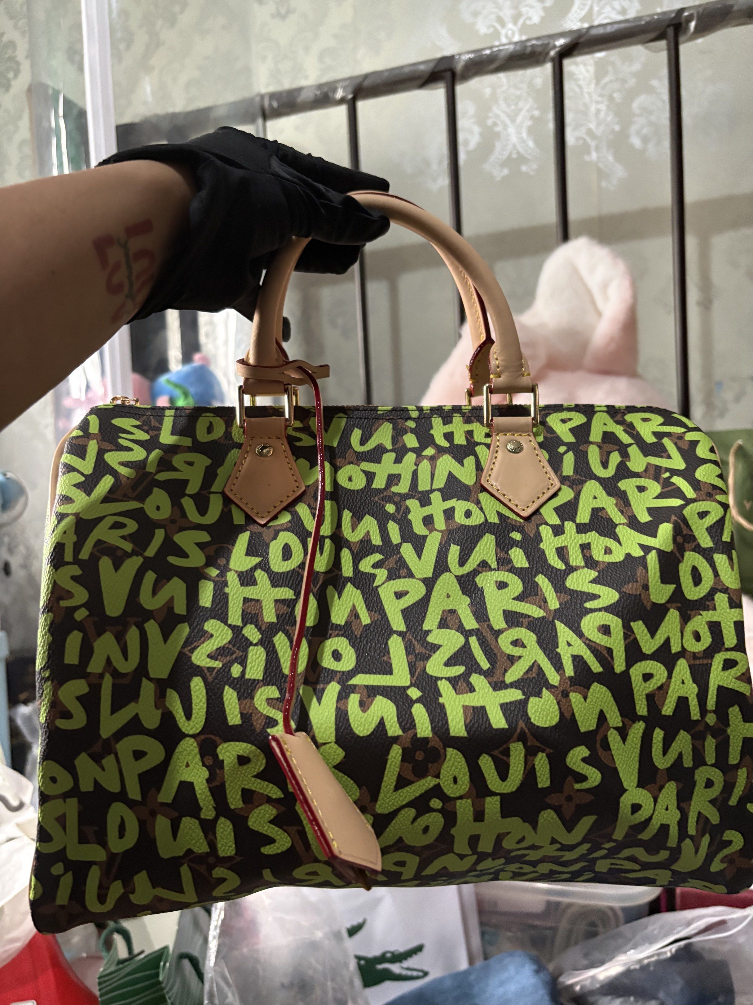 Louis Vuitton Graffiti Speedy 30 (Category: Luxury Bags & Wallets) located in Manila. Submitted by louievicocollections (Listing ID 1418487942, Image 1). Description: .