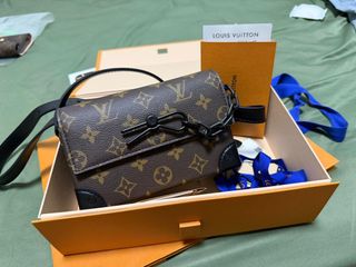 (Category: ) located in . Submitted by eugenechia123 (Listing ID 1418420490, Image 1). Description: .