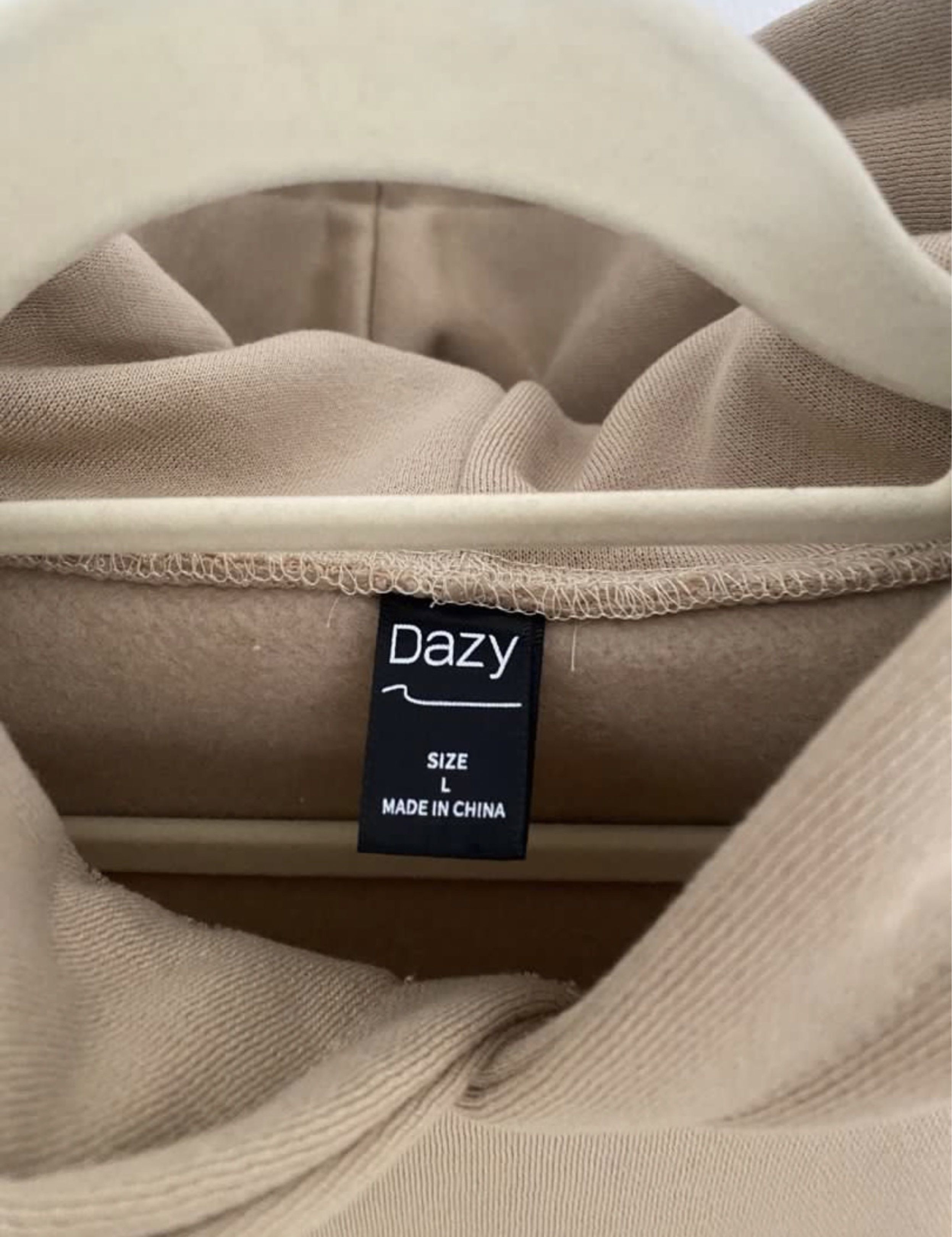 MENS HOODIE (Category: Coats, Jackets and Outerwear) located in Bulacan. Submitted by declutteringm0m (Listing ID 1418549866, Image 2). Description: NEVER BEEN USED.