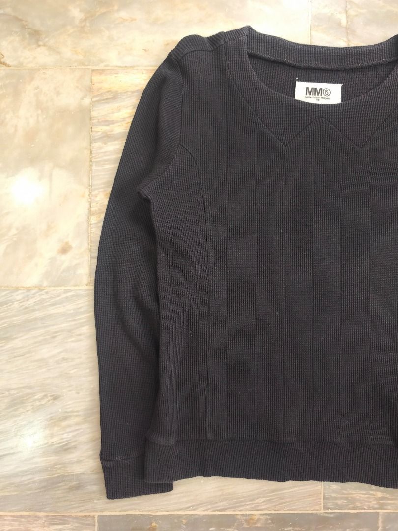 Mm6 - Maison Margiela Sweater (Category: Luxury Apparel) located in Lucena. Submitted by 0174.archive (Listing ID 1418451249, Image 2). Description: very good used condition 9/10 condition no flaws Actual Measurements (inches) Chest (pit to pit): 19 Length: 24 Shoulder:17 Sleeve: 24 Message before buying if you have question Items are new / pre-loved / second hand used Manage your expectations Buy with confidence. No return no exchange Shipping f