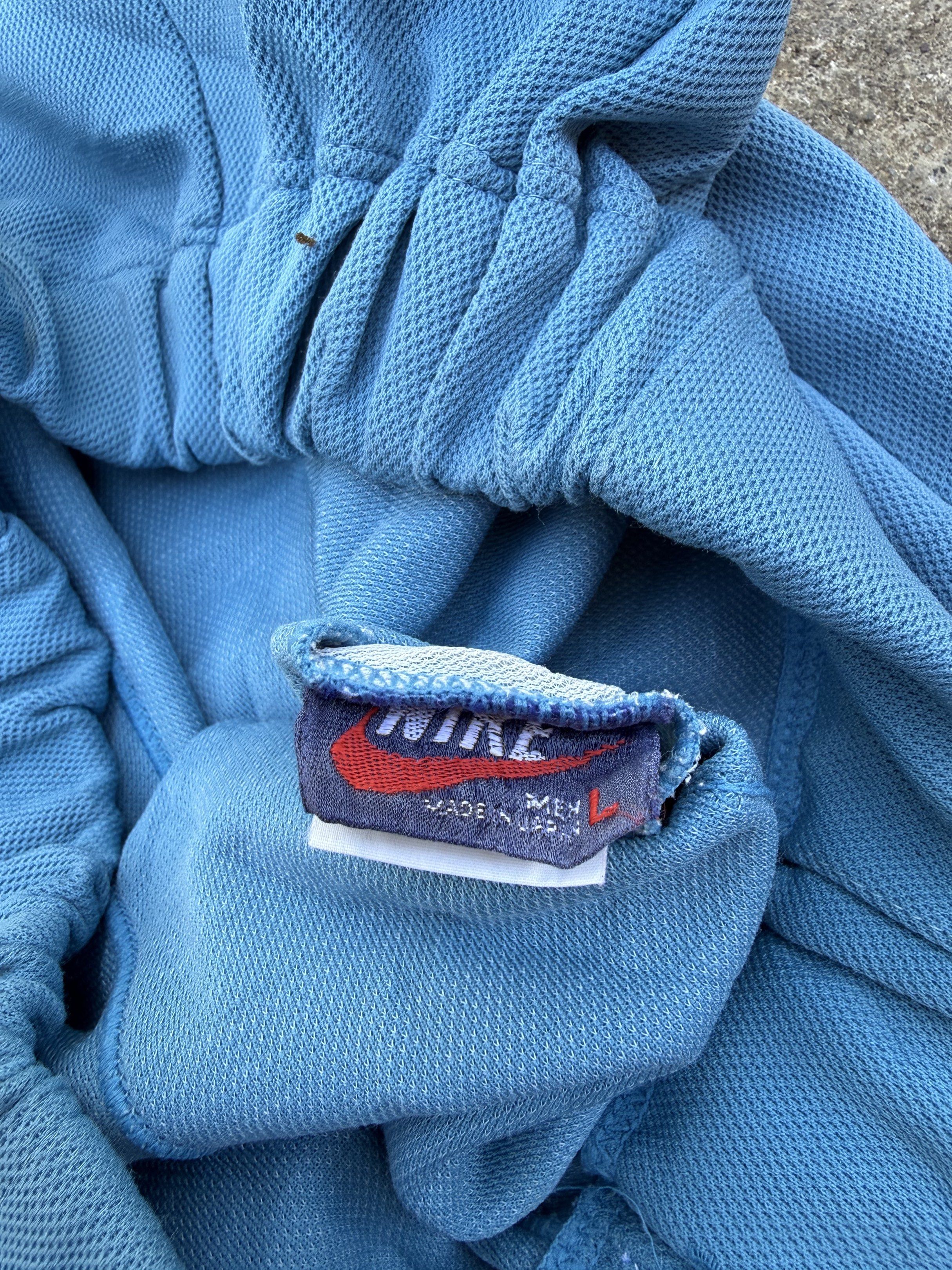 Nike 80’s Vintage Sweatpants - Blue (Category: Joggers) located in Burgos, Ilocos Norte. Submitted by copthrift (Listing ID 1418445833, Image 3). Description: .