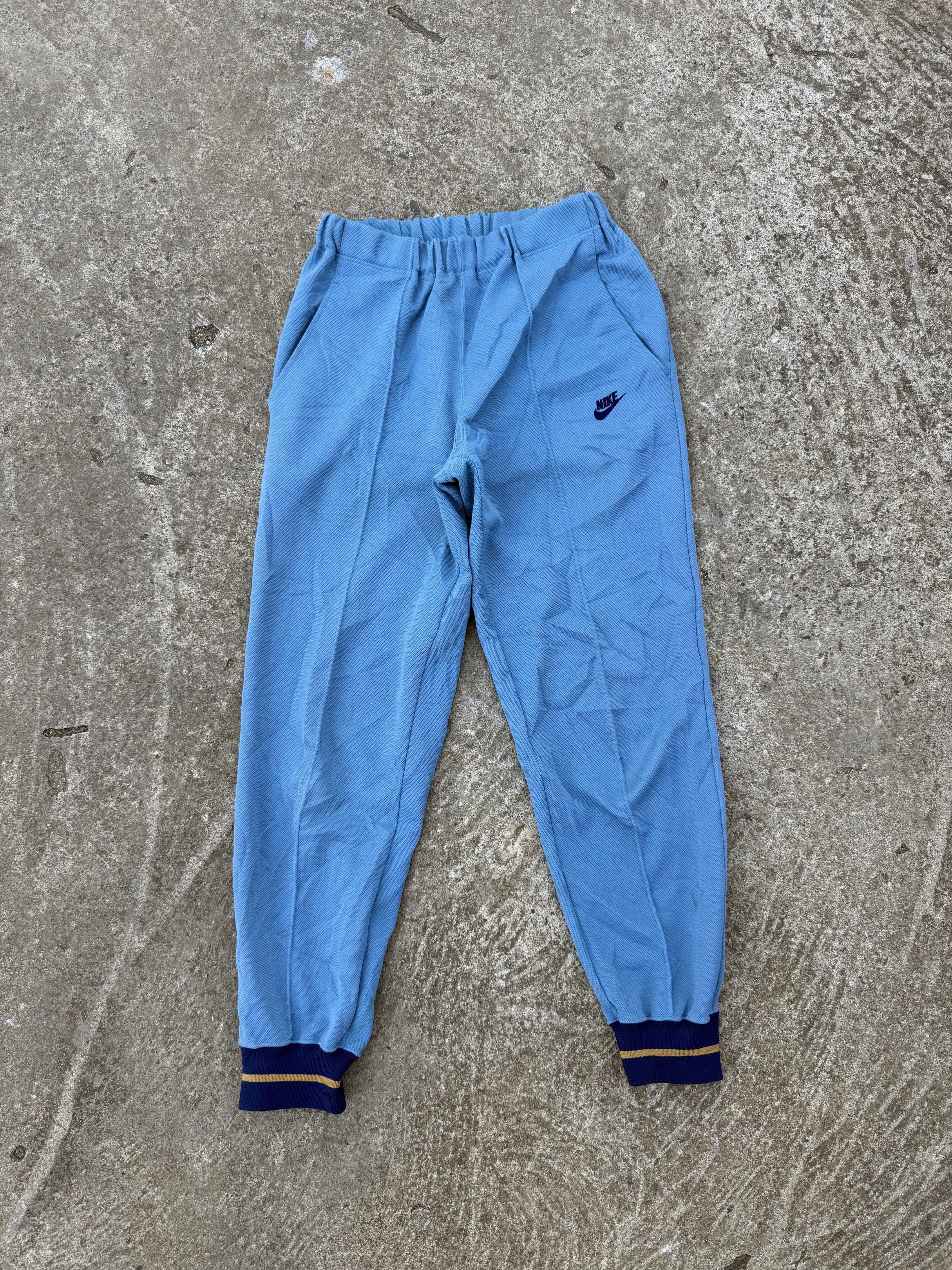 Nike 80’s Vintage Sweatpants - Blue (Category: Joggers) located in Burgos, Ilocos Norte. Submitted by copthrift (Listing ID 1418445833, Image 1). Description: .