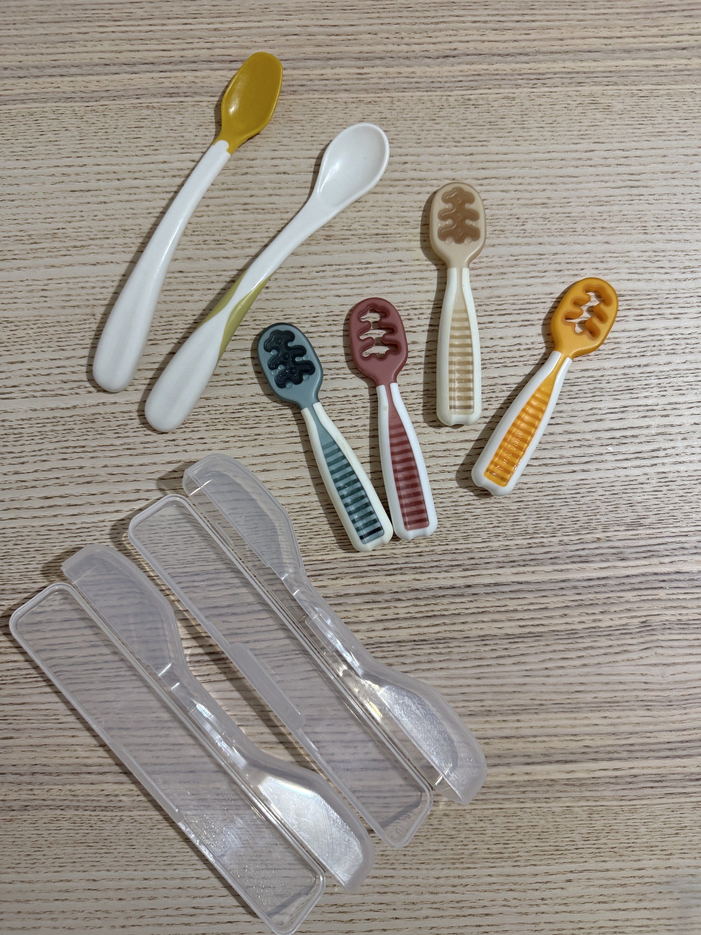 Numnum Gootensils Feeding Spoons (Category: Weaning & Toddler Feeding) located in Pasig City. Submitted by anjeg (Listing ID 1418442083, Image 2). Description: Numnum Gootensils - Barely used Bought for 695.00 per pair SOLD! Smart Angel Baby Feeding Spoon with Cases - Lightly Used Bought for 299.00.