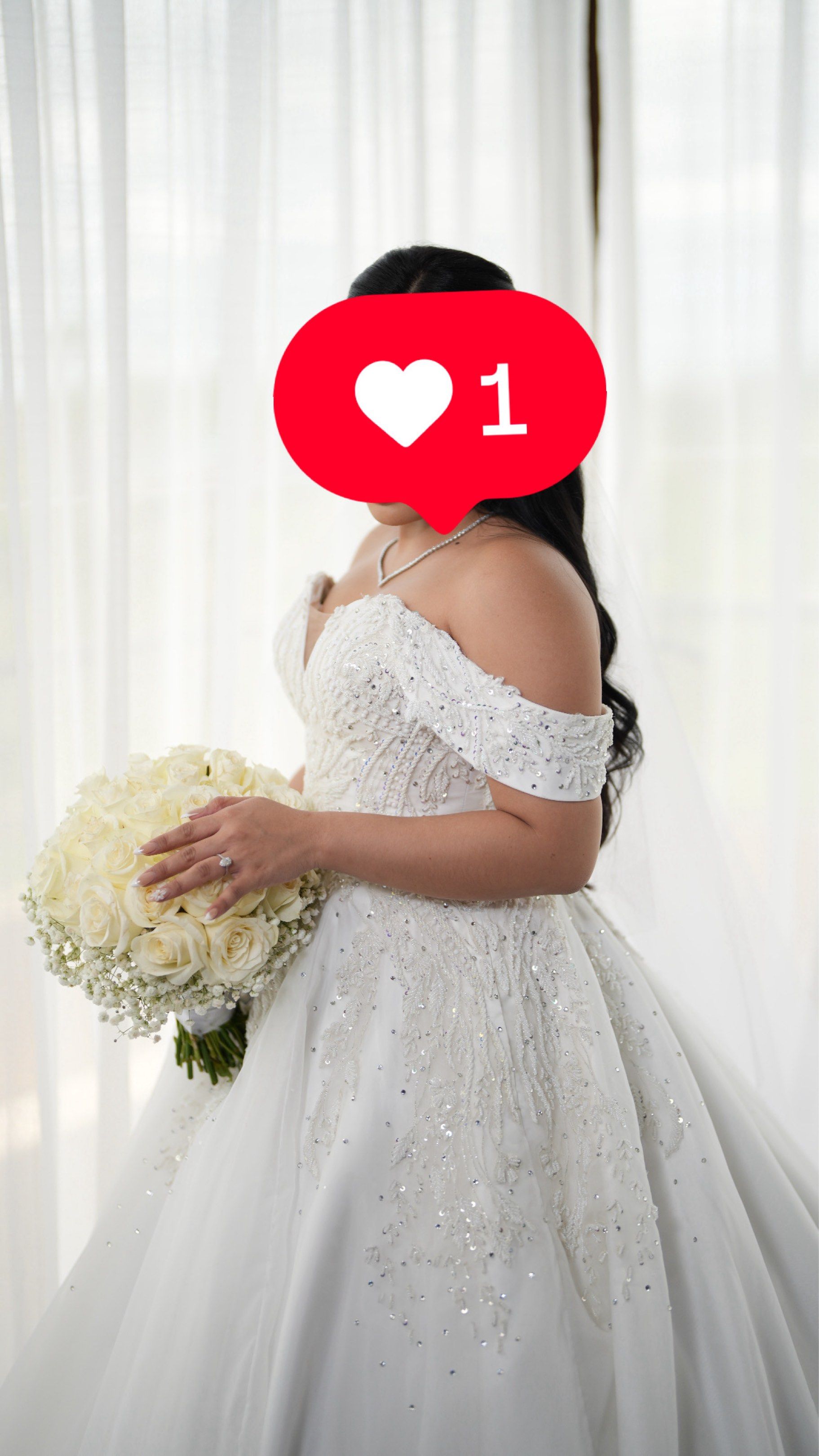 Off-Shoulder Ball Gown Wedding Dress (Category: Evening dresses & gowns) located in Las Pinas. Submitted by amethyst0814 (Listing ID 1418464252, Image 1). Description: • Not yet dry cleaned • Corset type • With Free Petticoat, Veil, Pillow, Cord and Arras • Can fit M to semi large frame :) (please see measurements that I uploaded) • My height is 5”0 and I’m wearing 3 inches heels •Bought for 28,500, selling it for 15,000 only • Note: offshoulder 