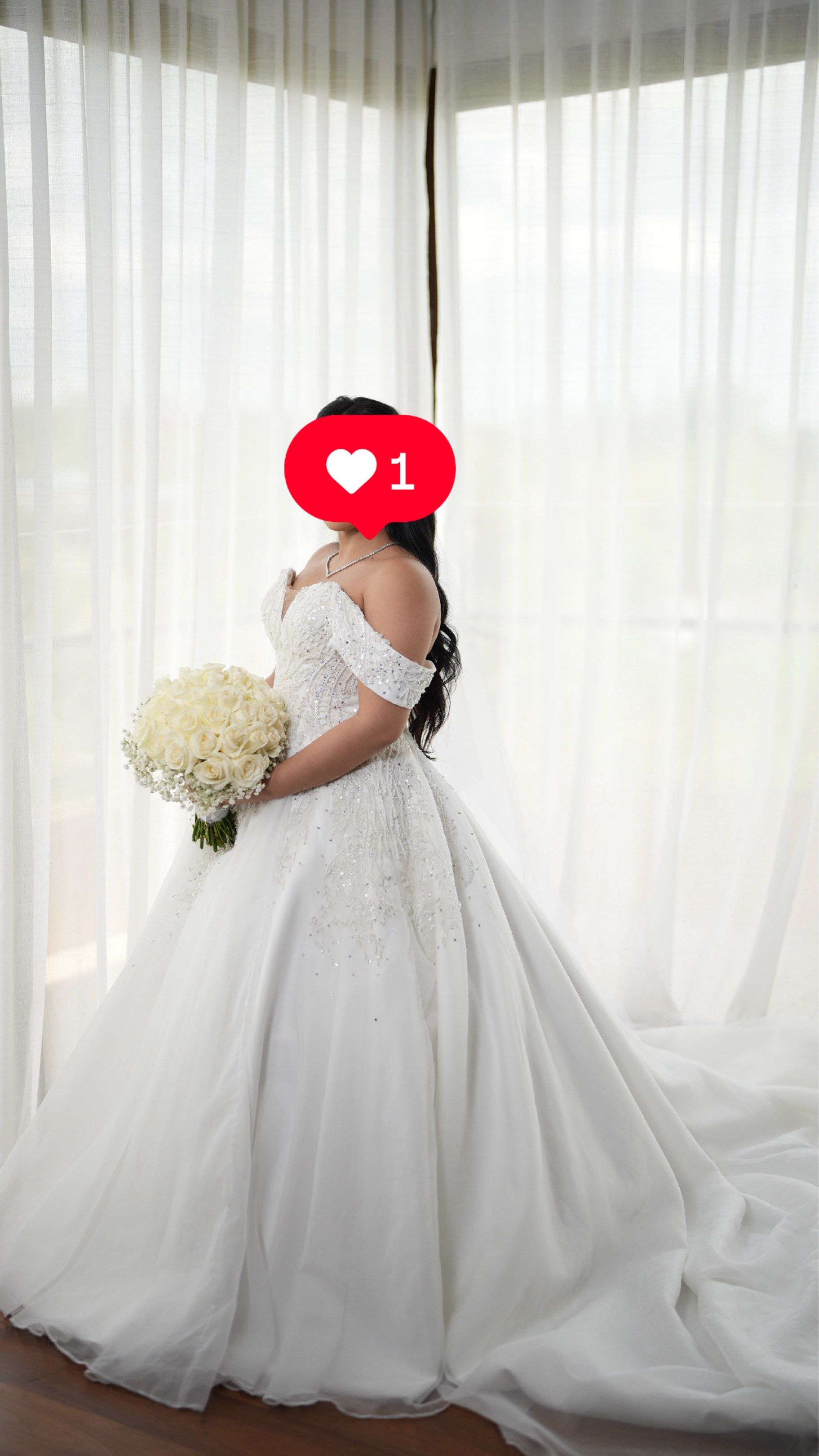 Off-Shoulder Ball Gown Wedding Dress (Category: Evening dresses & gowns) located in Las Pinas. Submitted by amethyst0814 (Listing ID 1418464252, Image 2). Description: • Not yet dry cleaned • Corset type • With Free Petticoat, Veil, Pillow, Cord and Arras • Can fit M to semi large frame :) (please see measurements that I uploaded) • My height is 5”0 and I’m wearing 3 inches heels •Bought for 28,500, selling it for 15,000 only • Note: offshoulder 
