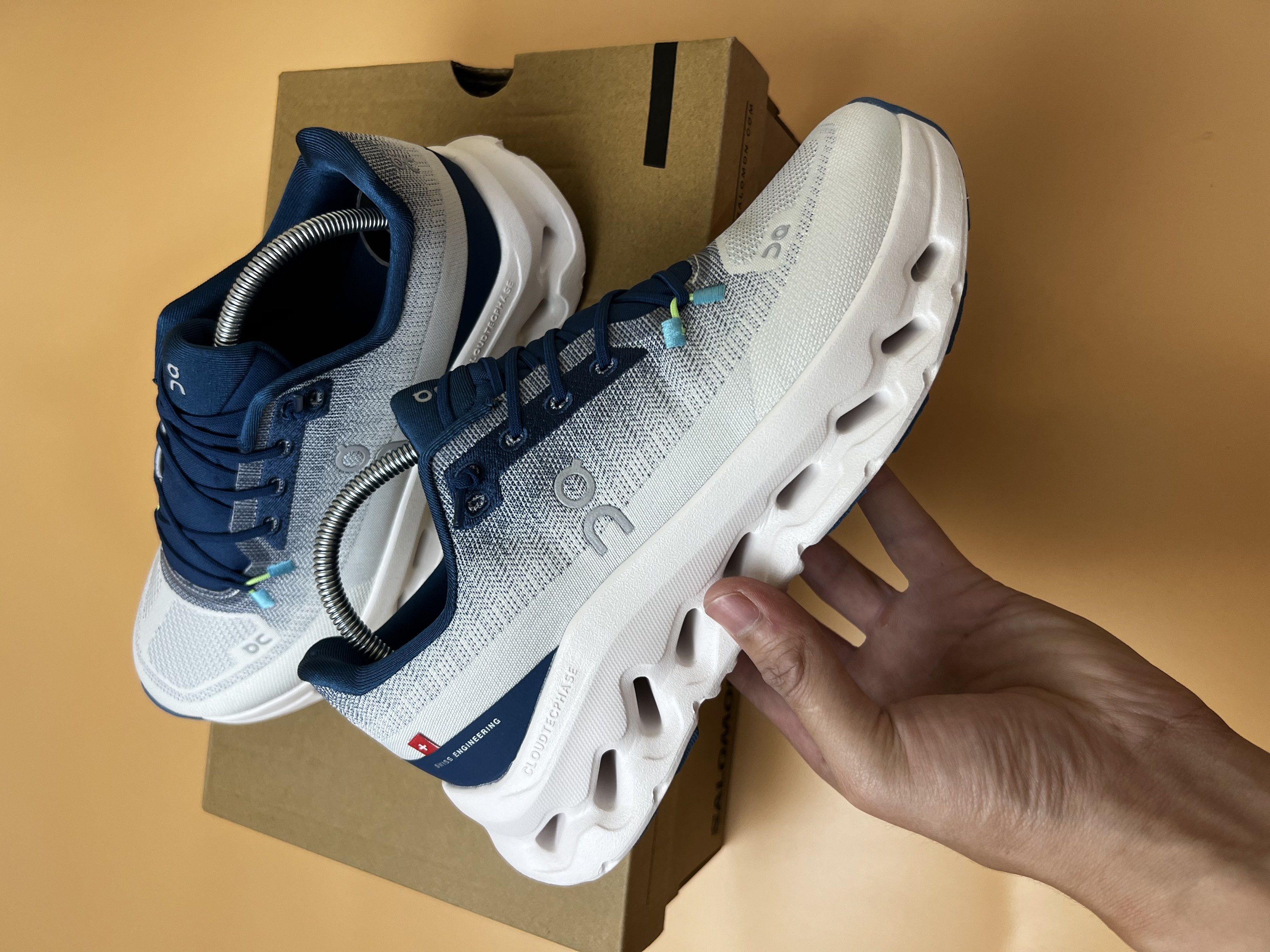 ON CLOUD TILT (Category: Sneakers) located in Baguio. Submitted by kickflips (Listing ID 1418431993, Image 2). Description: 7.5w/24.5 CM.