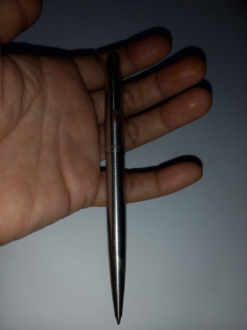 Parker Jotter Ballpoint Pen (Category: Stationery & School Supplies) located in Manila. Submitted by zenphoenix-7ad615 (Listing ID 1418592168, Image 3). Description: - Parker Jotter ballpoint pen - Silver metal body - Classic and timeless design - Durable and reliable no ink - Ideal for everyday writing.