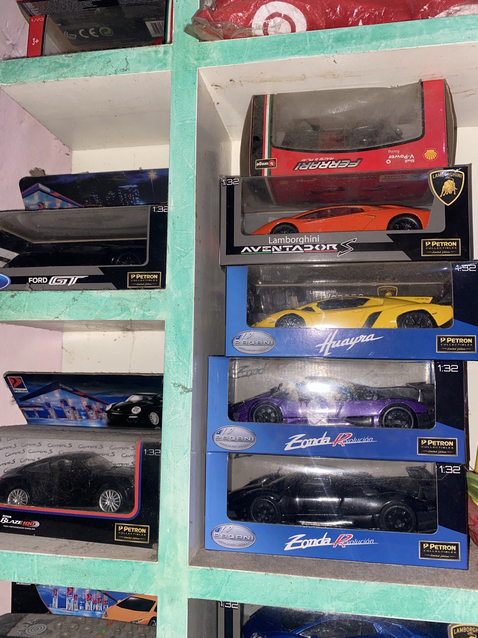 PETRON CARS COLLECTION (Category: Vehicle & Diecast Models) located in Manila. Submitted by xdrn_ (Listing ID 1418542605, Image 2). Description: PETRON CARS - Lamborghini - Huayra - Ferrari - Paganj Can be in Bundle and negotiable for wholesale! (3 pcs up).