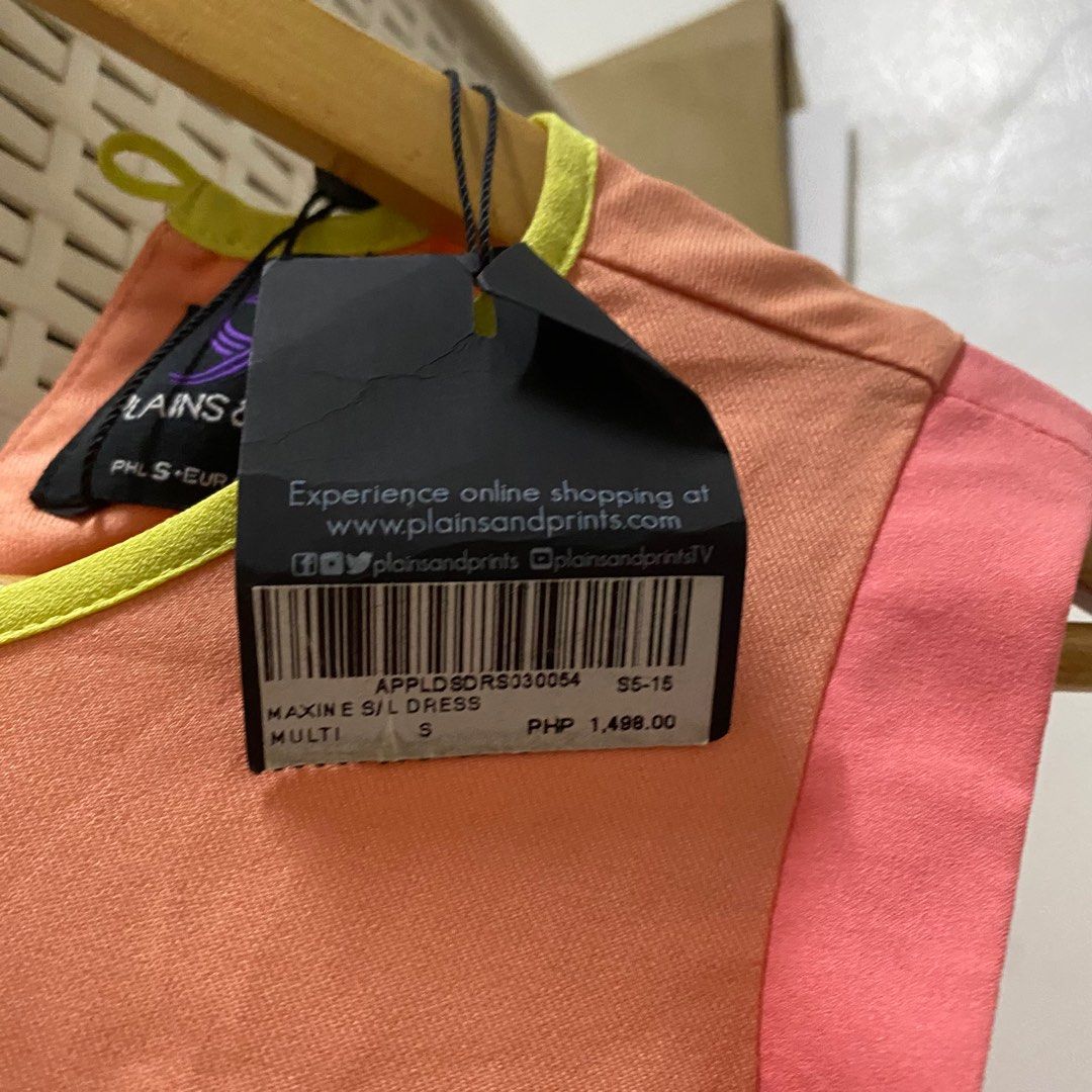 Plains and Prints Dress (Category: Dresses) located in Pasig City. Submitted by preloved_mnla (Listing ID 1418405783, Image 3). Description: Plains and Prints Dress, size small. Brandnew never worn, still with Tags. .